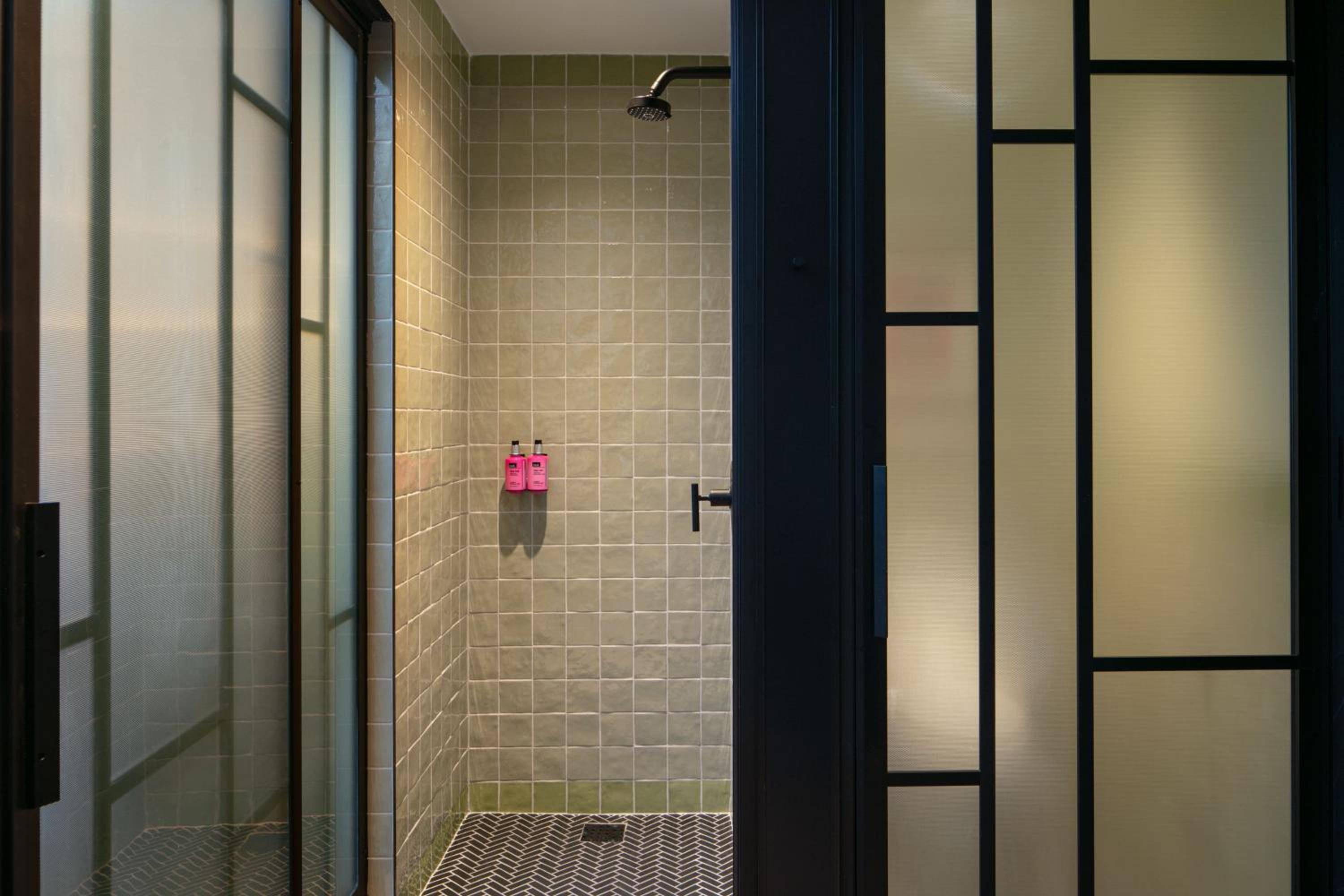 Moxy Brooklyn Williamsburg