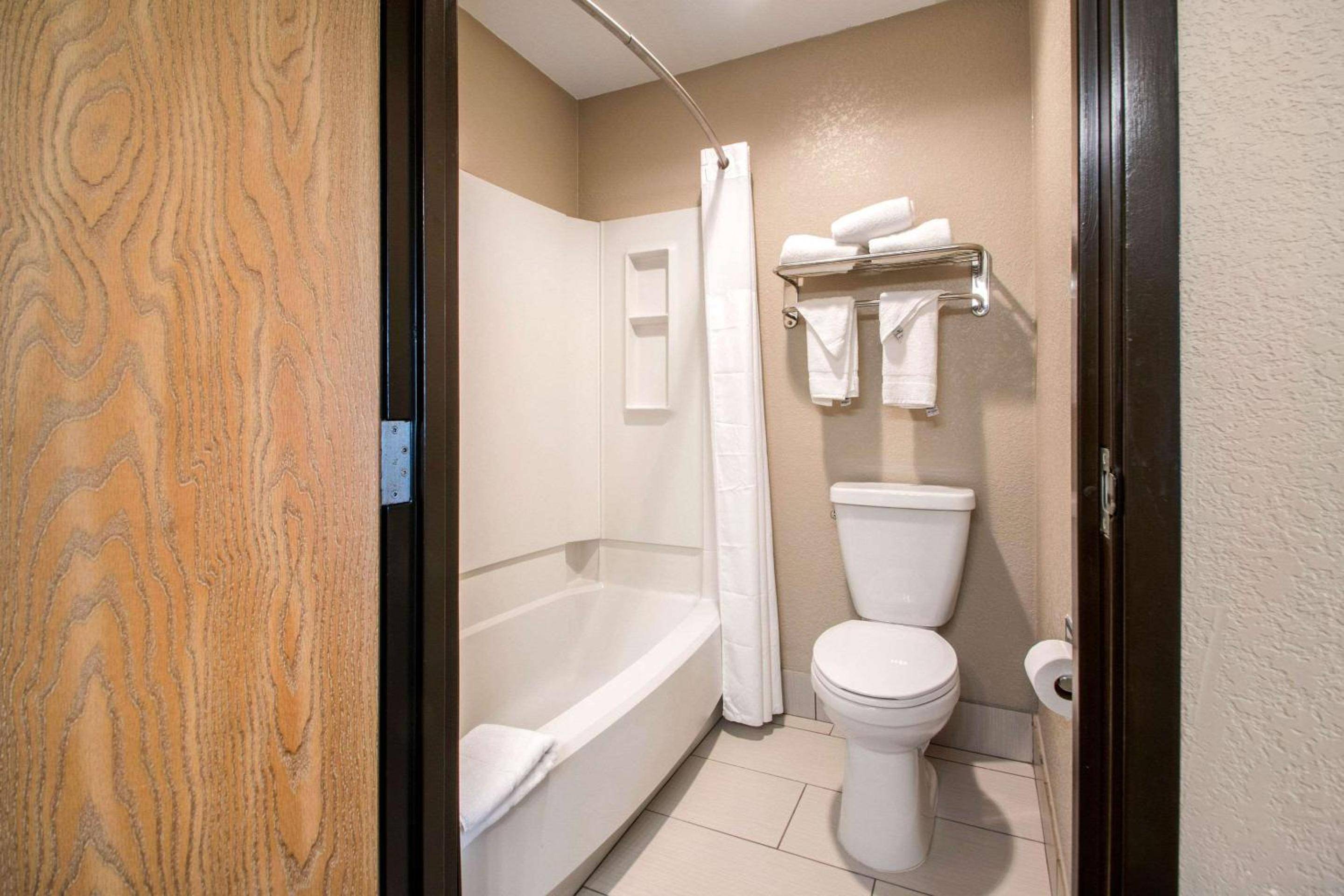 Quality Inn Madison West Near University Area