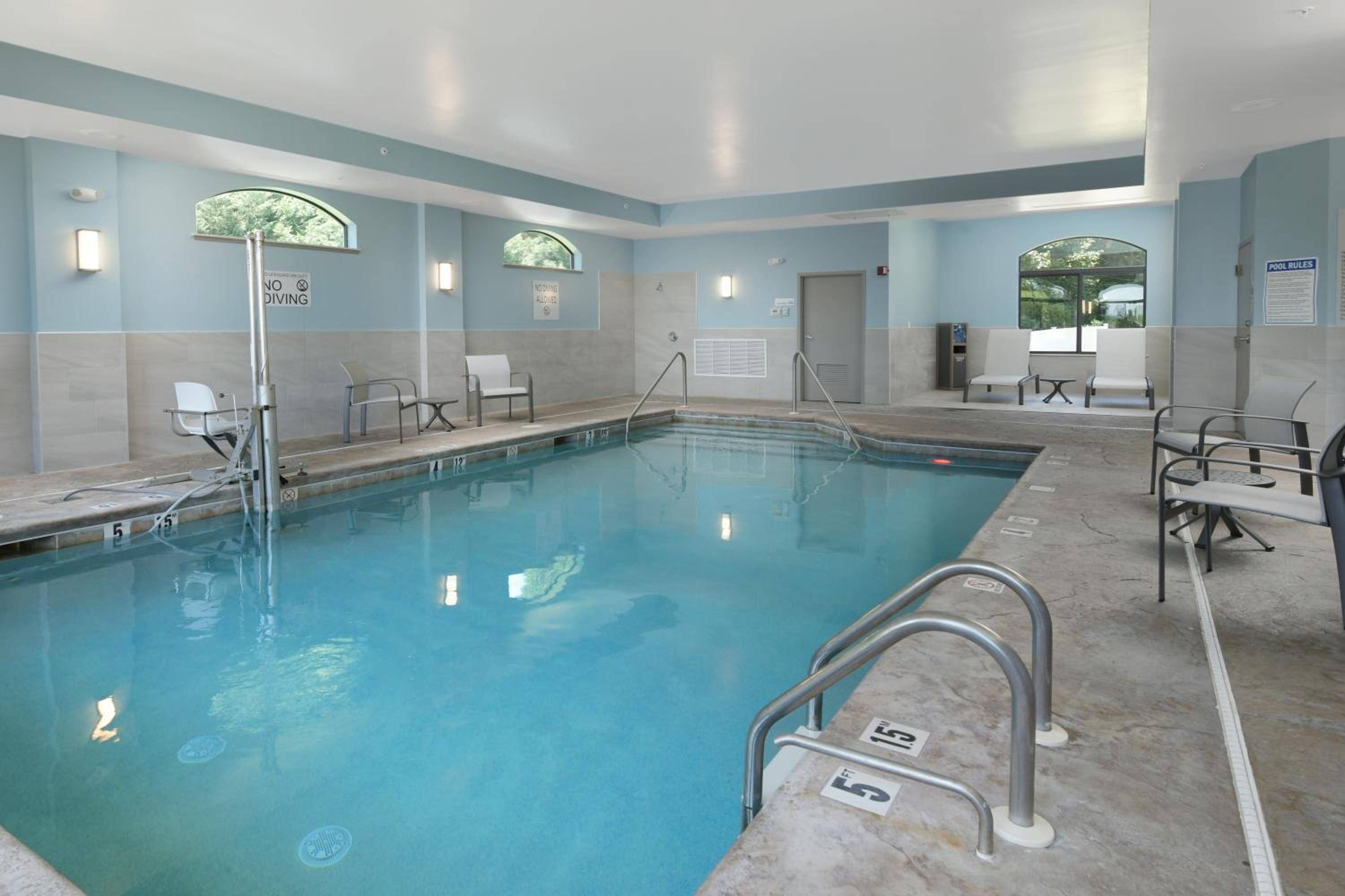 Holiday Inn Express & Suites - Williamstown - Glassboro, an IHG Hotel