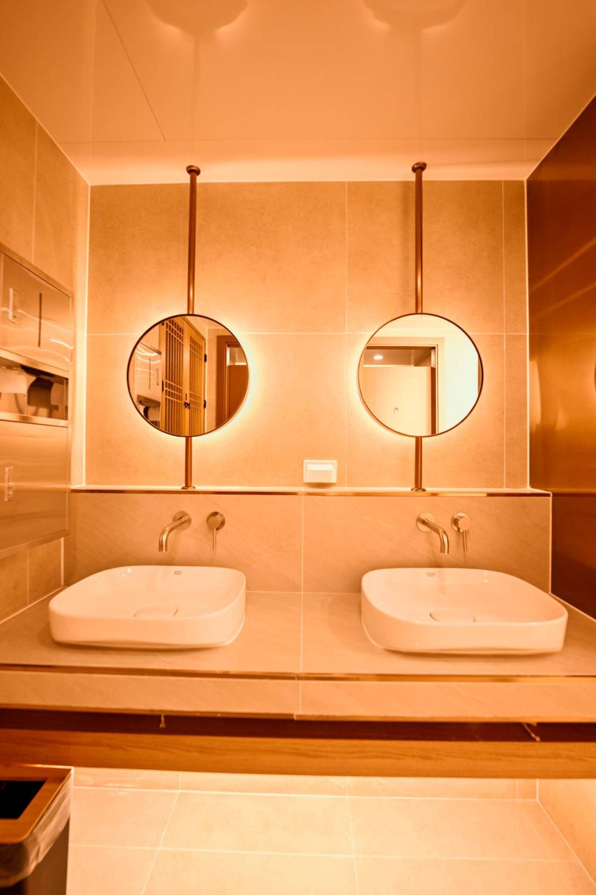 Luxury Hanok Hotel DAAM 한옥 호텔 담