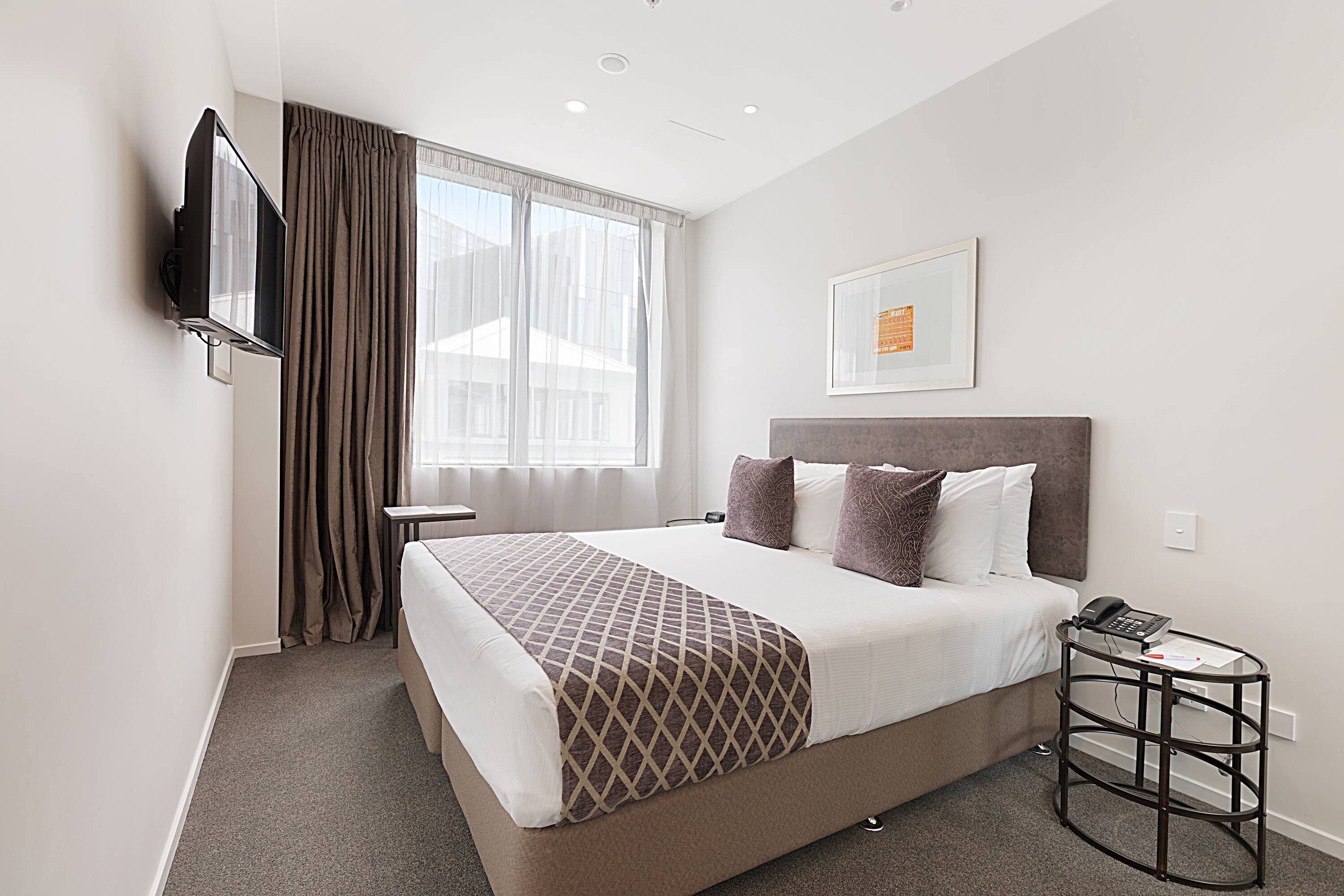Ramada Suites Victoria Street West