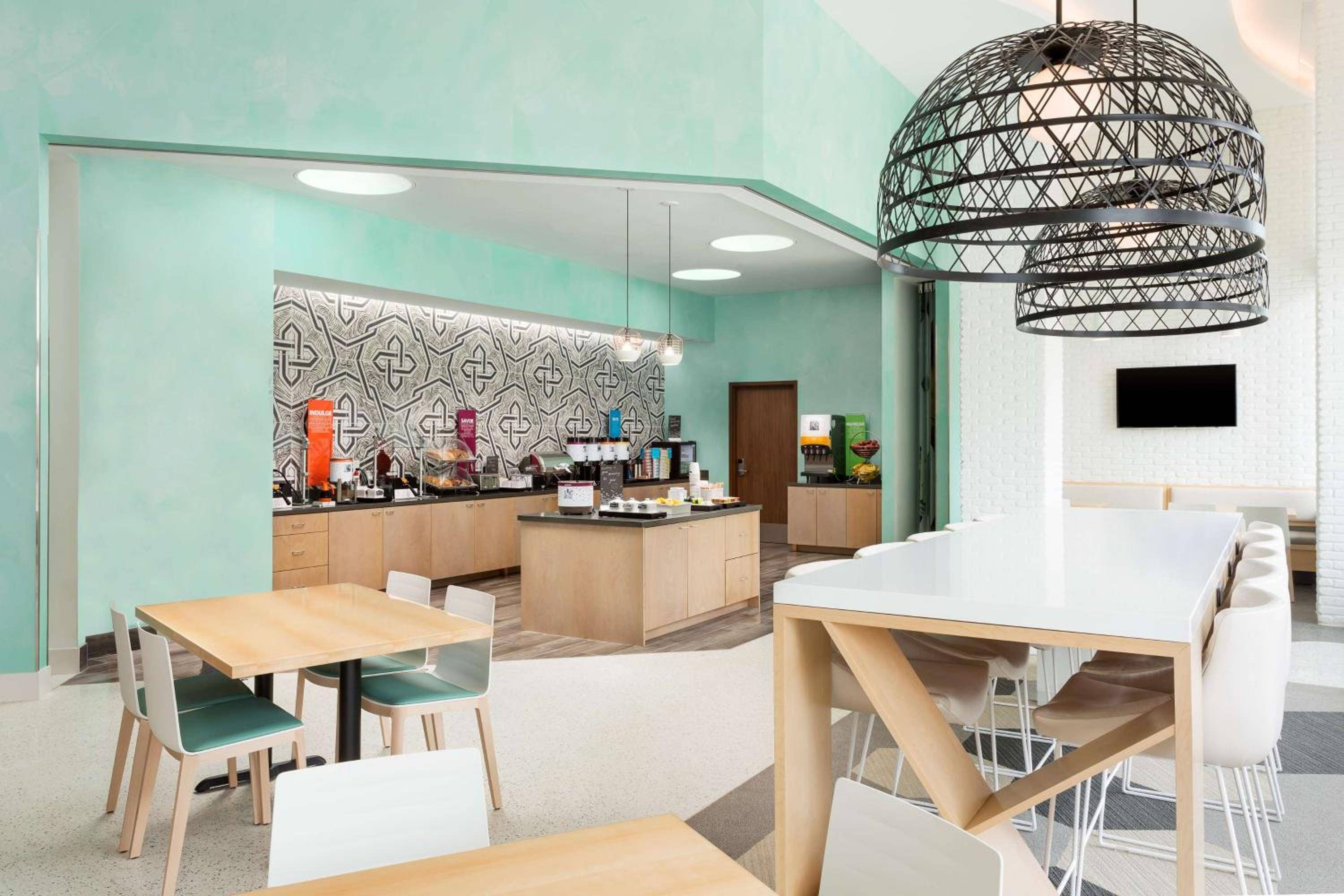 Hampton Inn & Suites Santa Monica