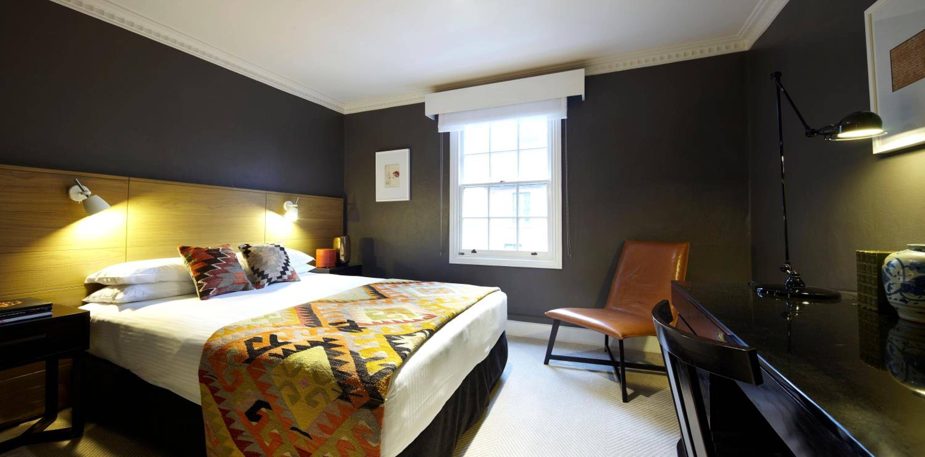 Harbour Rocks Hotel