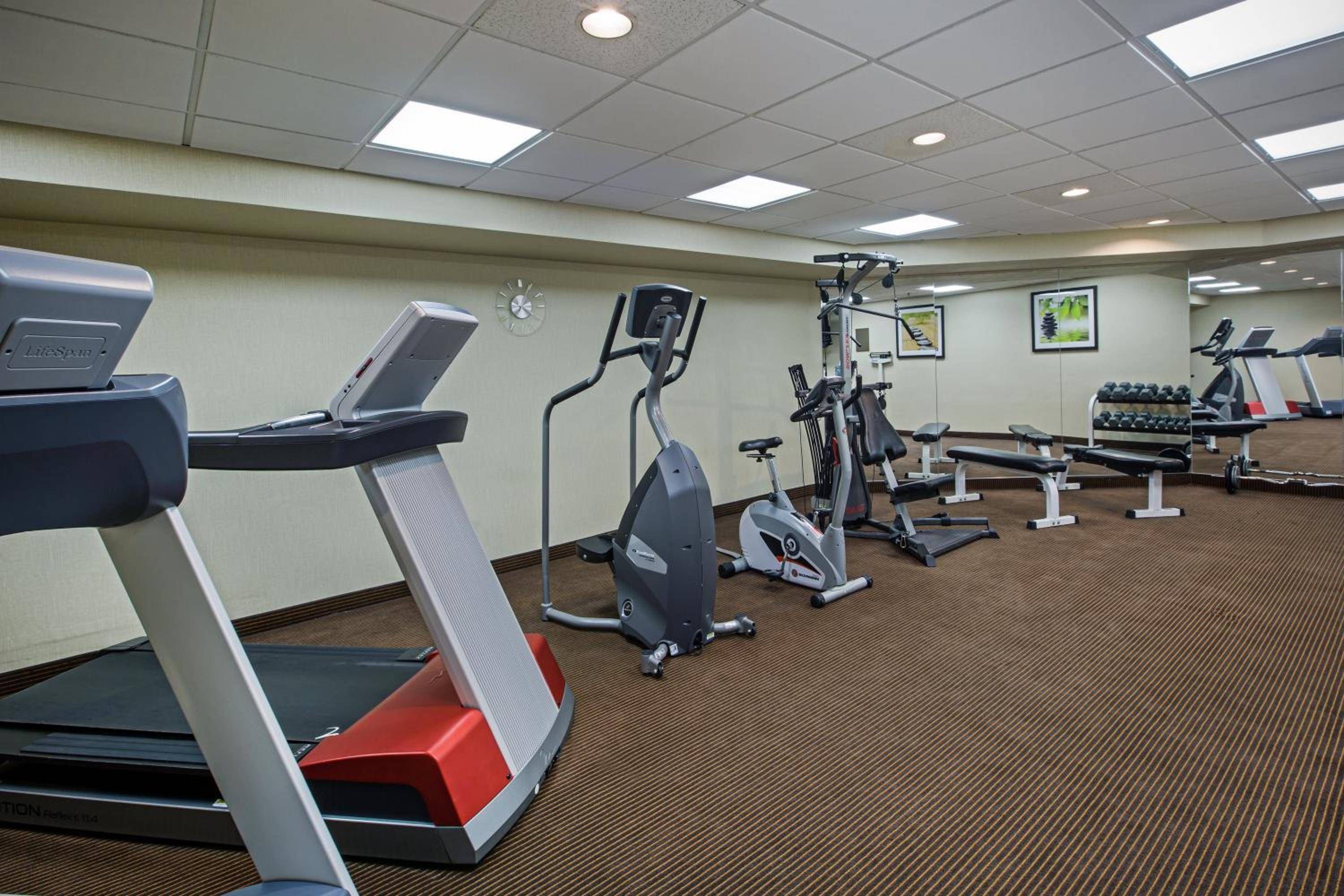 Quality Inn & Suites Downtown Regina