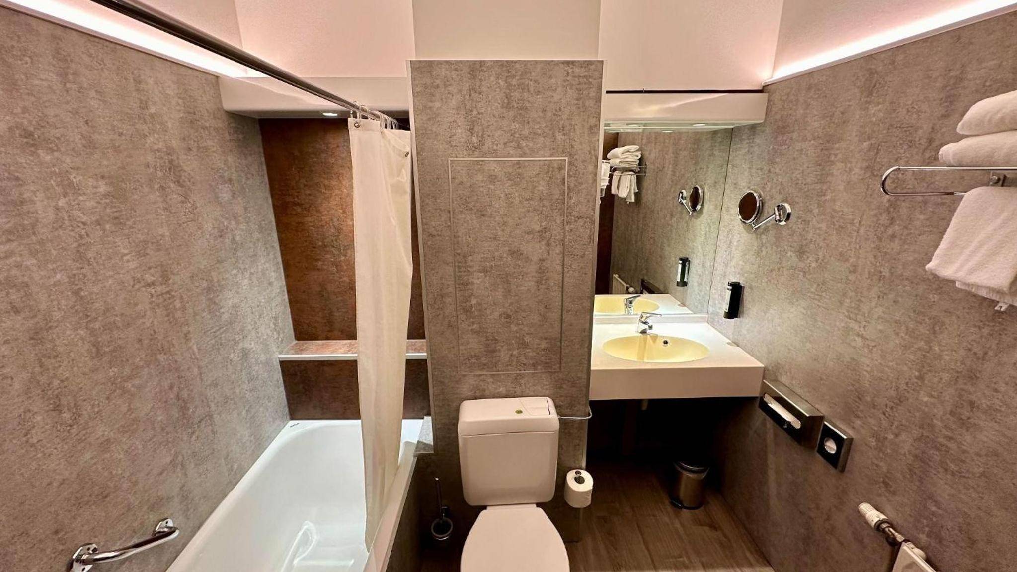 B&B HOTEL Mons Centre