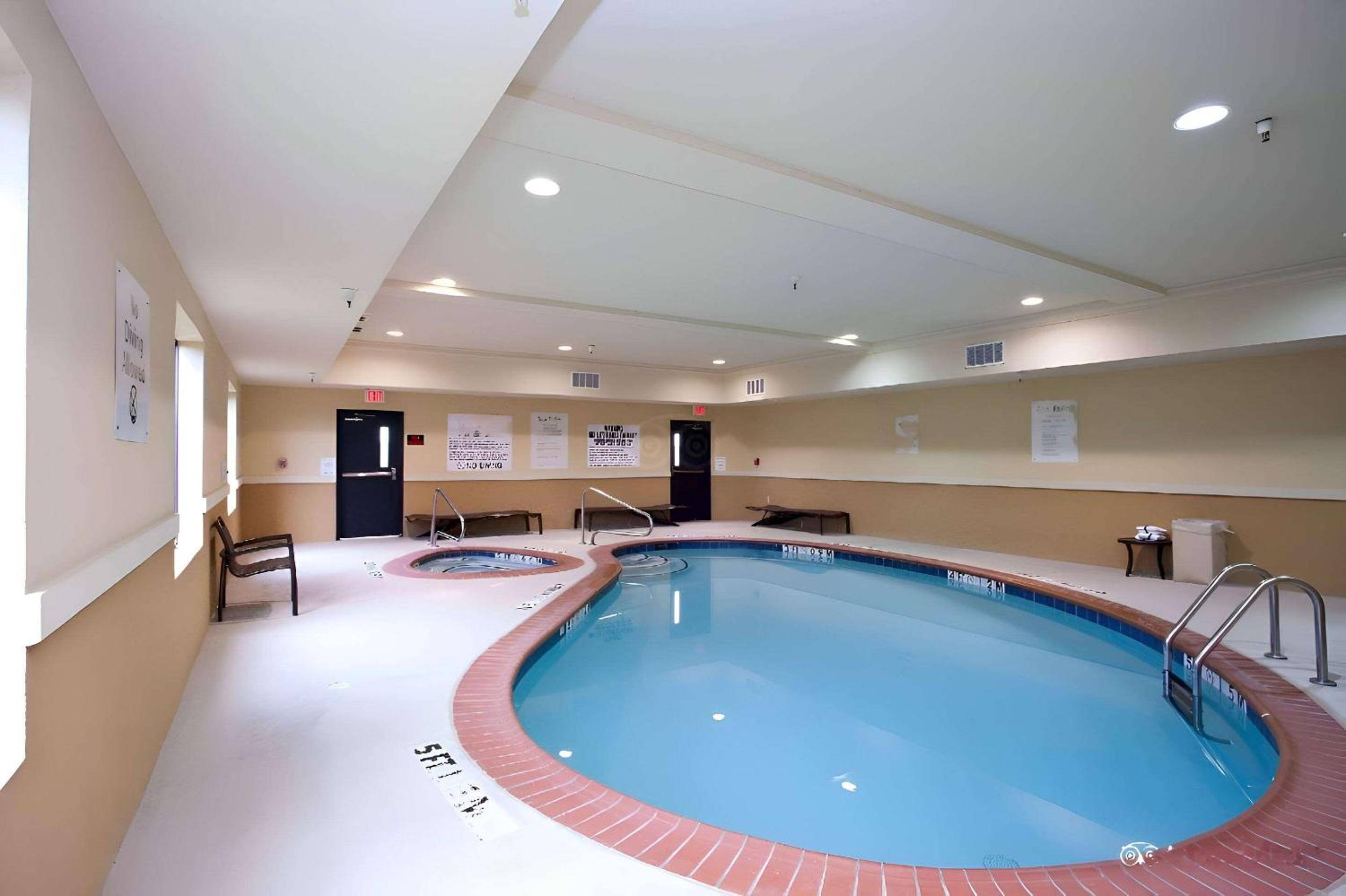 Comfort Inn & Suites Dallas Medical-Market Center