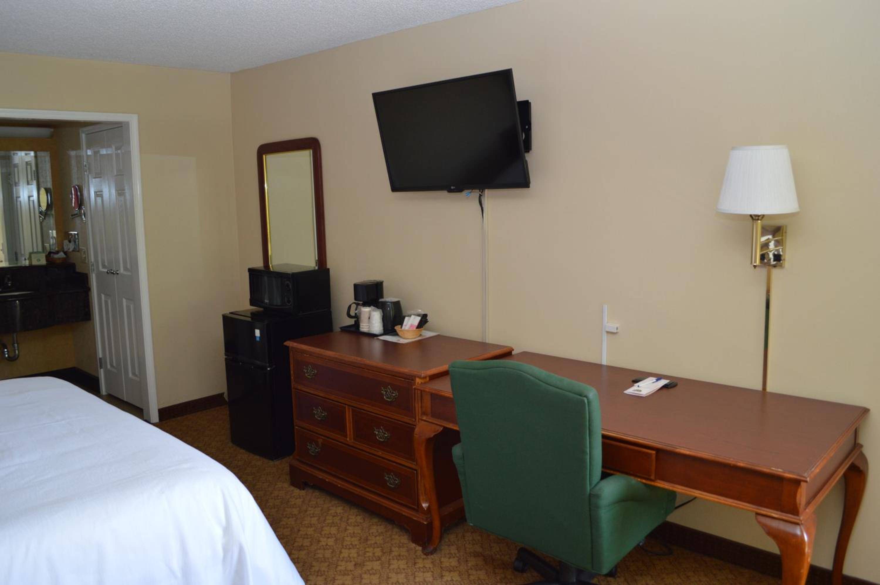 Ontario Airport Inn