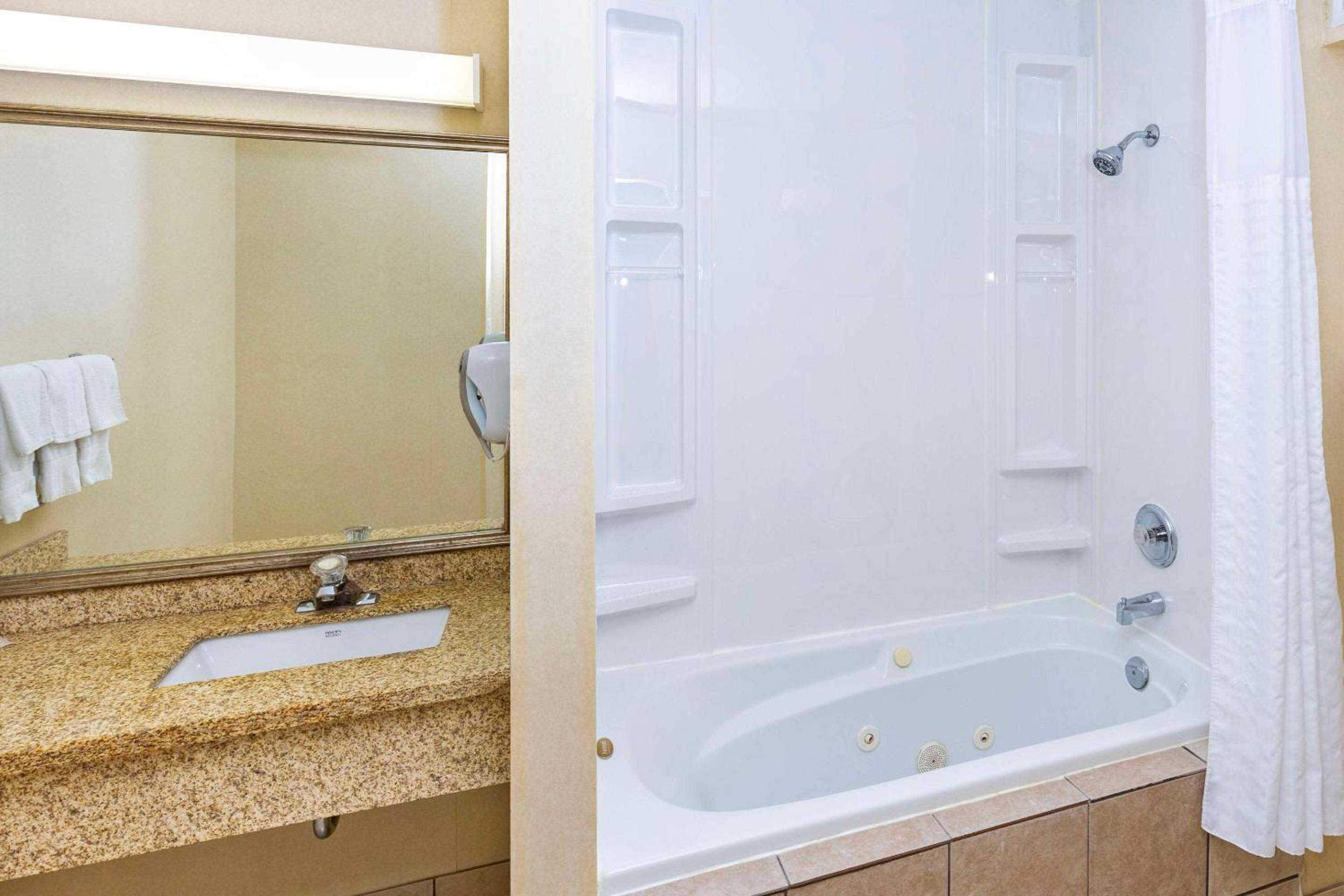 Comfort Inn & Suites Downtown Edmonton
