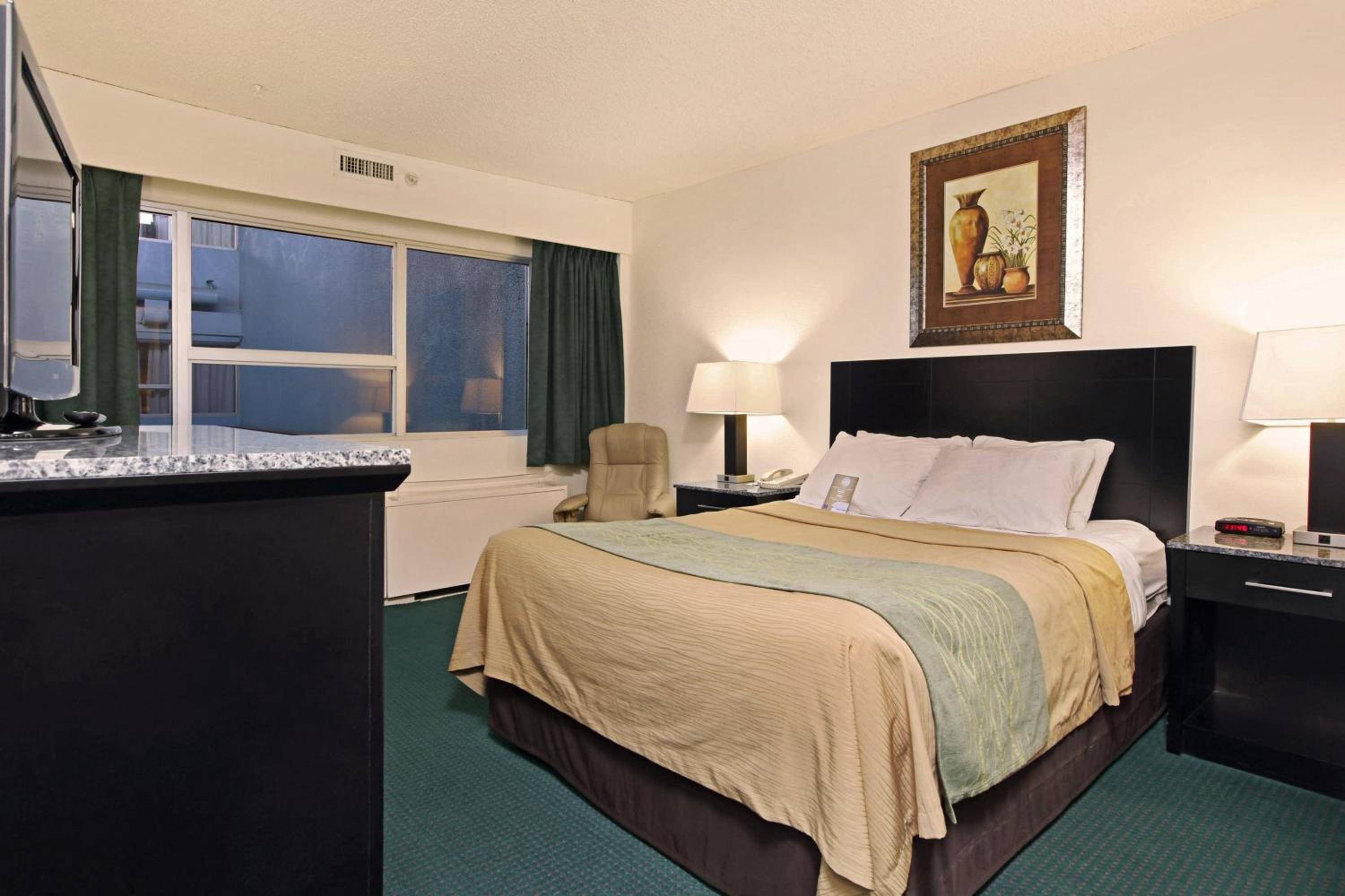 Comfort Inn & Suites Downtown Edmonton