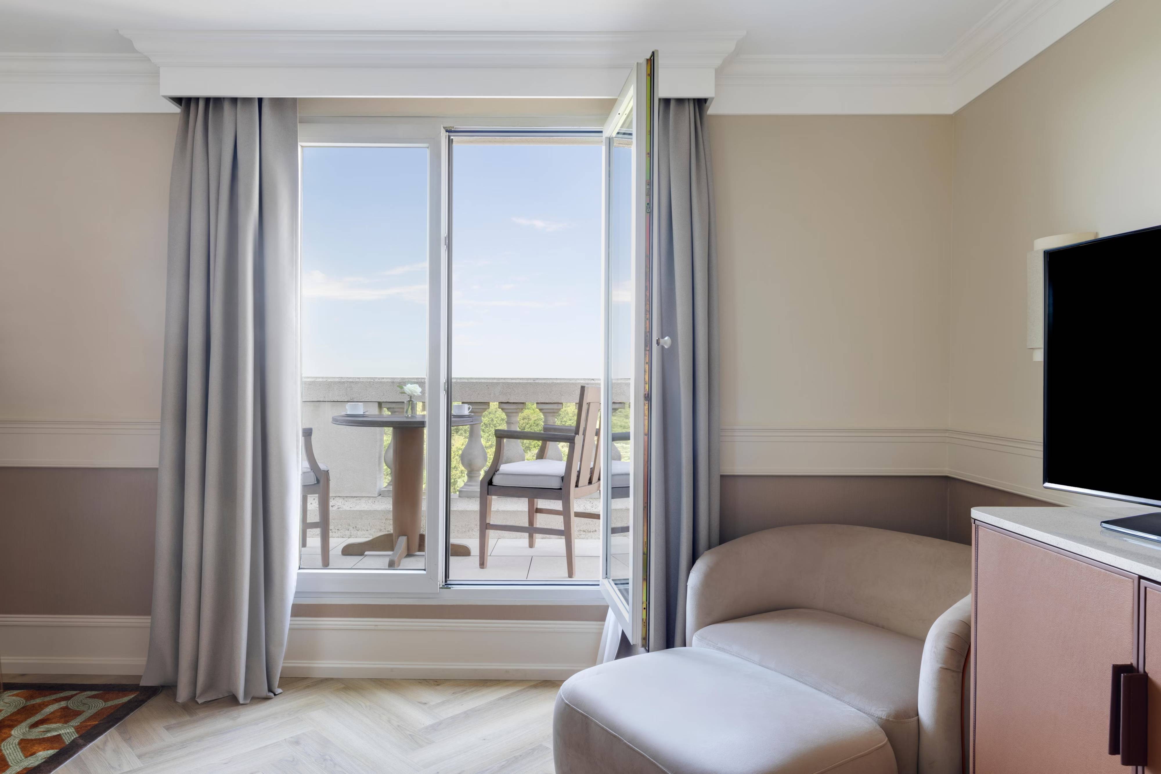 InterContinental Chantilly Chateau Mont Royal, an IHG Hotel
