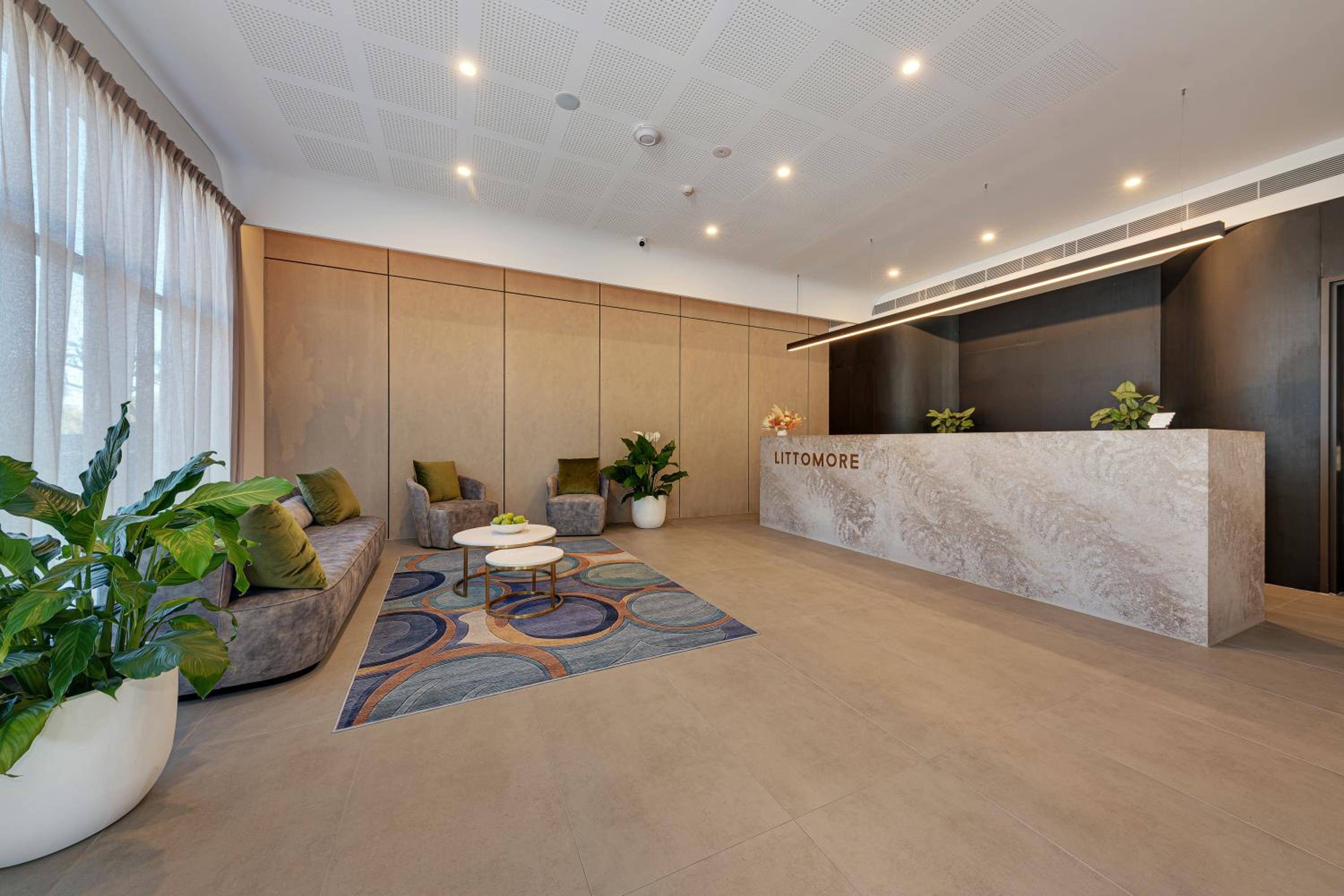Littomore Hotel & Suites Kingswood
