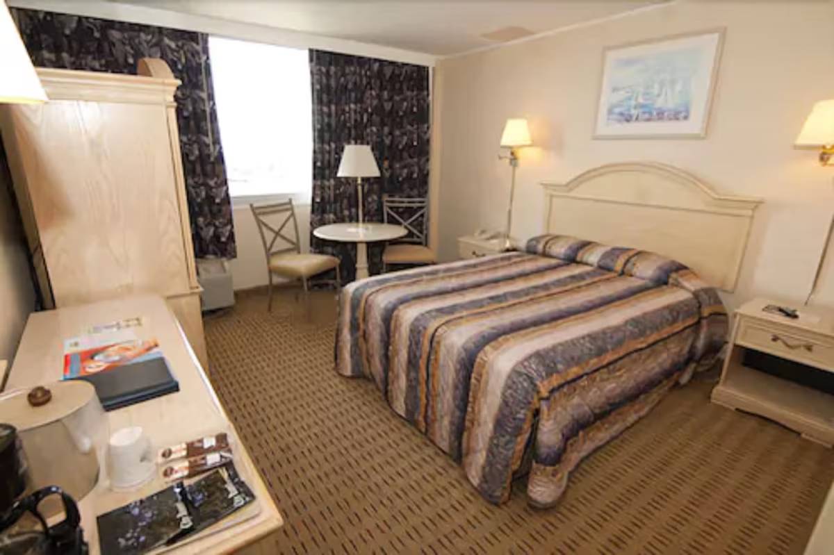 Meadowlands View Hotel