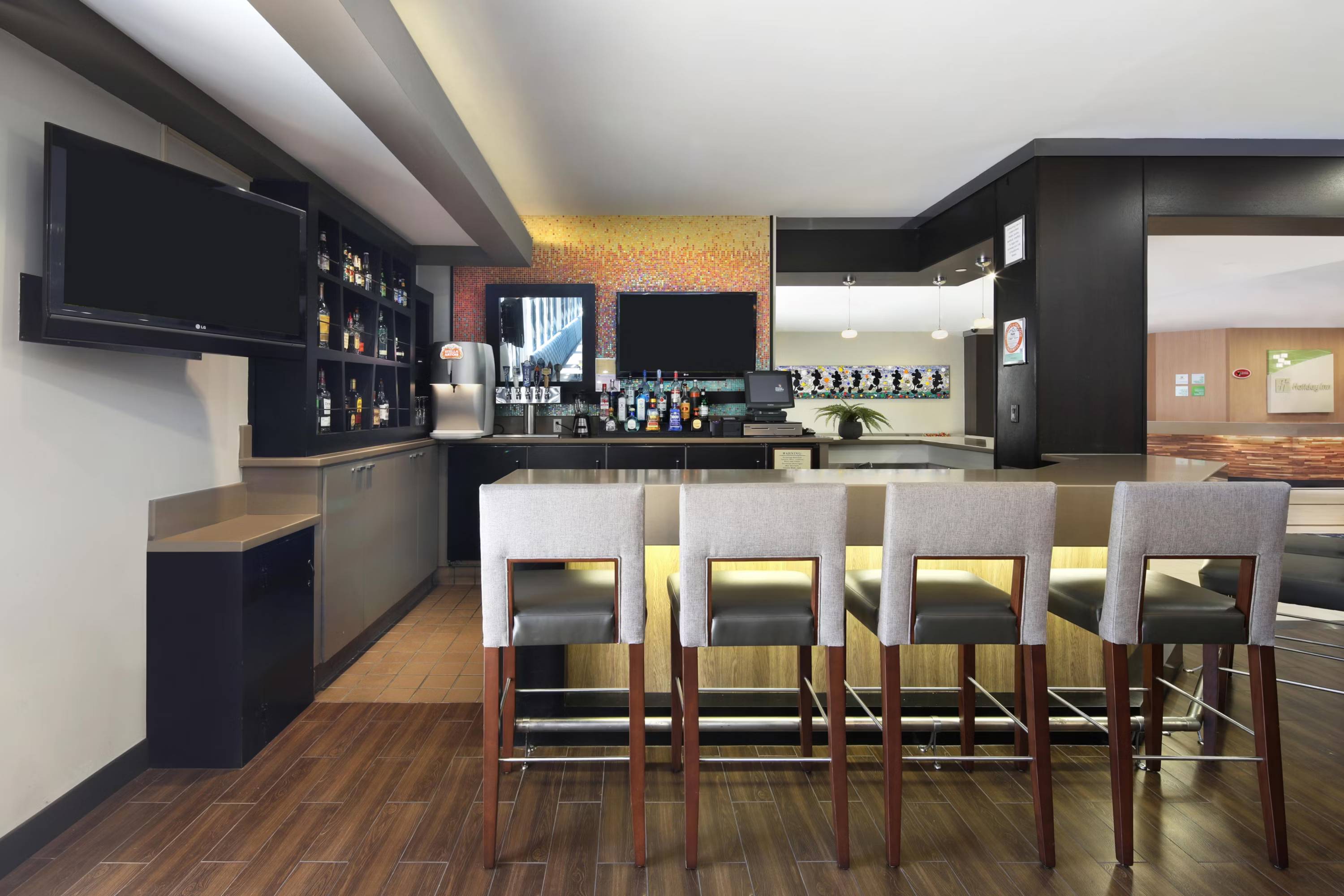 Holiday Inn Hotel & Suites Anaheim by IHG