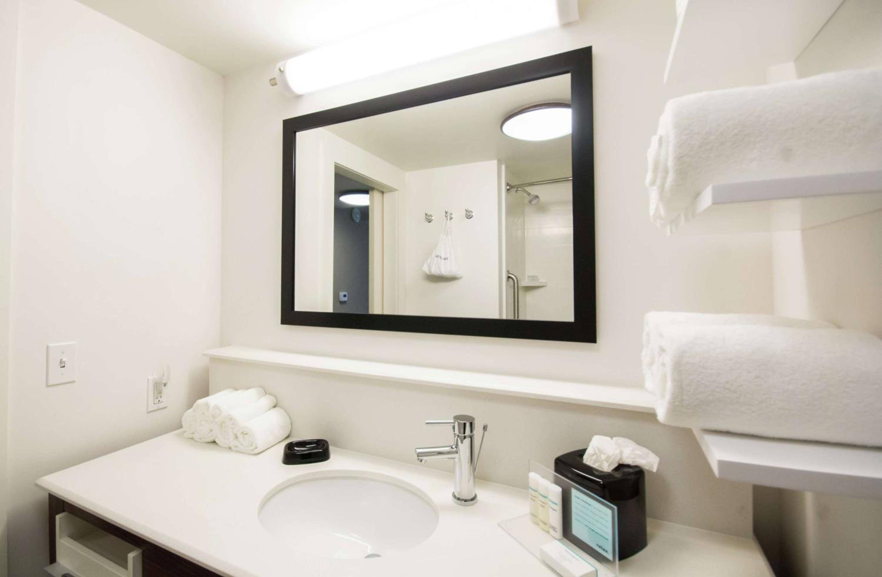 Hampton Inn & Suites Orlando near SeaWorld