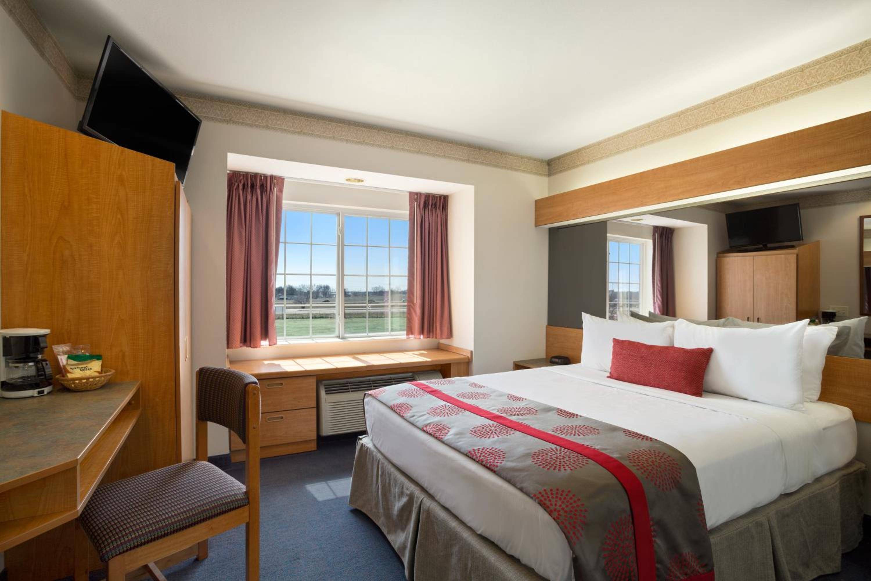 Ramada by Wyndham Bloomington I-55 and I-74 IL