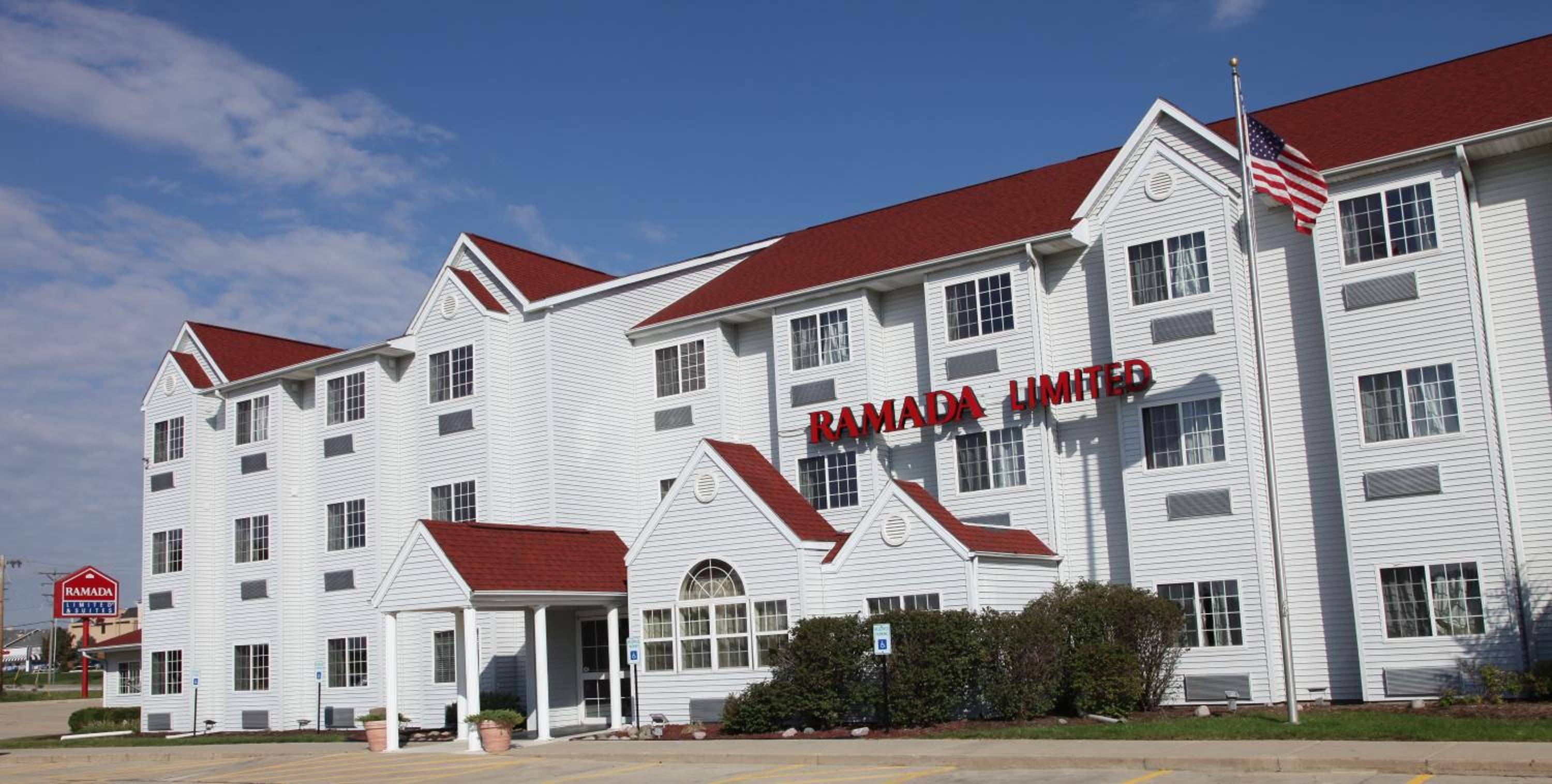 Ramada by Wyndham Bloomington I-55 and I-74 IL