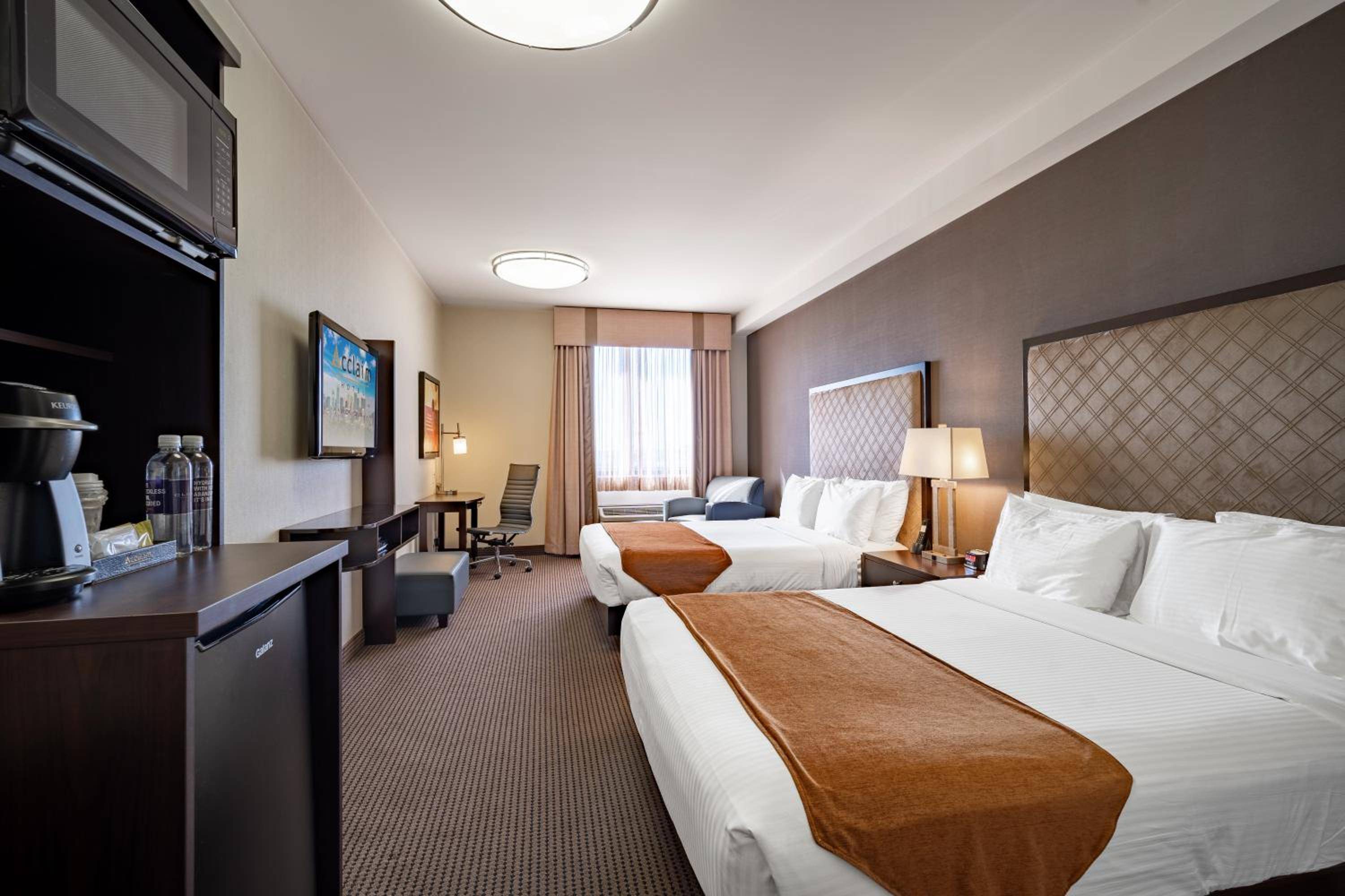Acclaim Hotel by CLIQUE