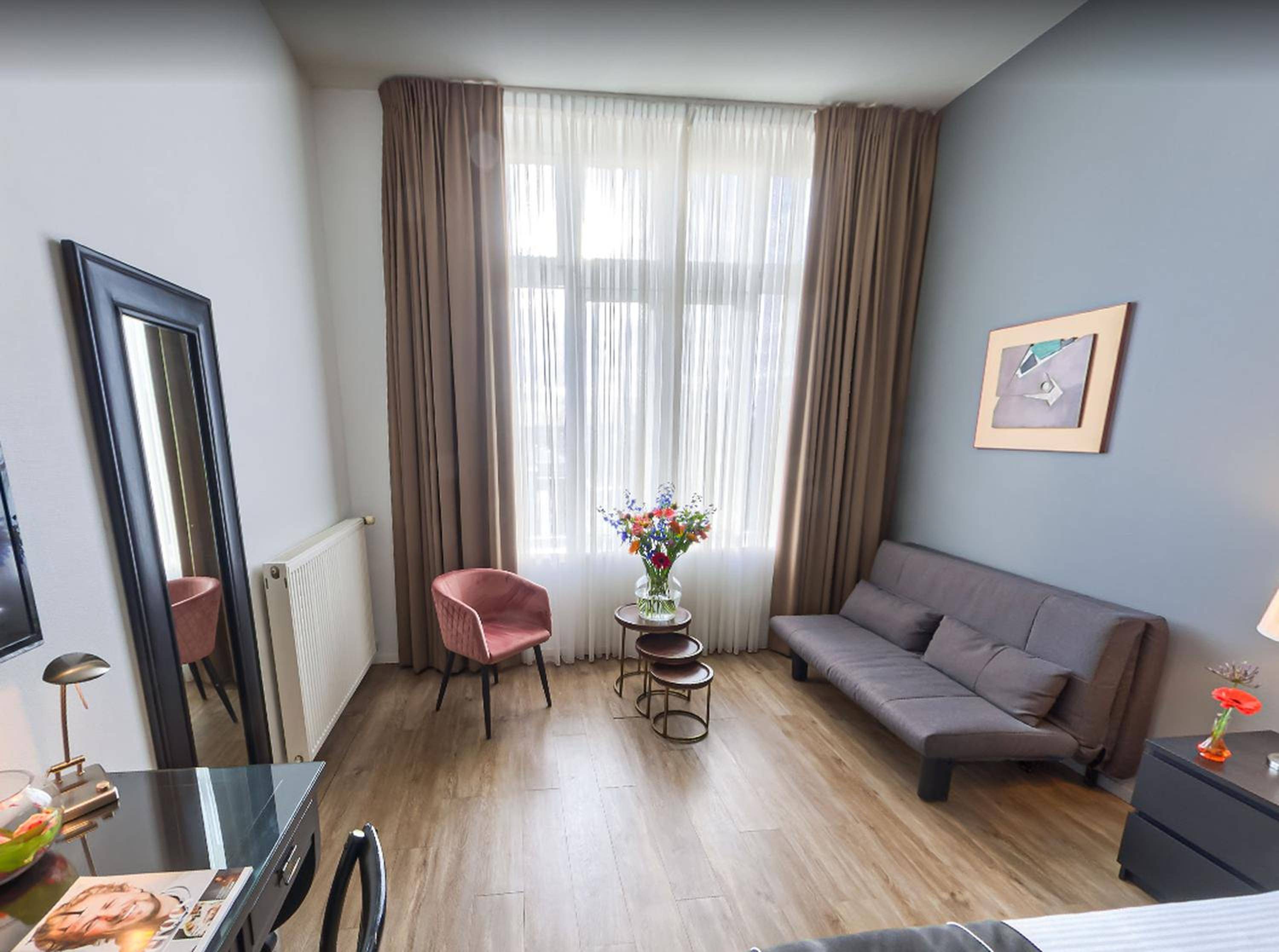 Hotel Chariot