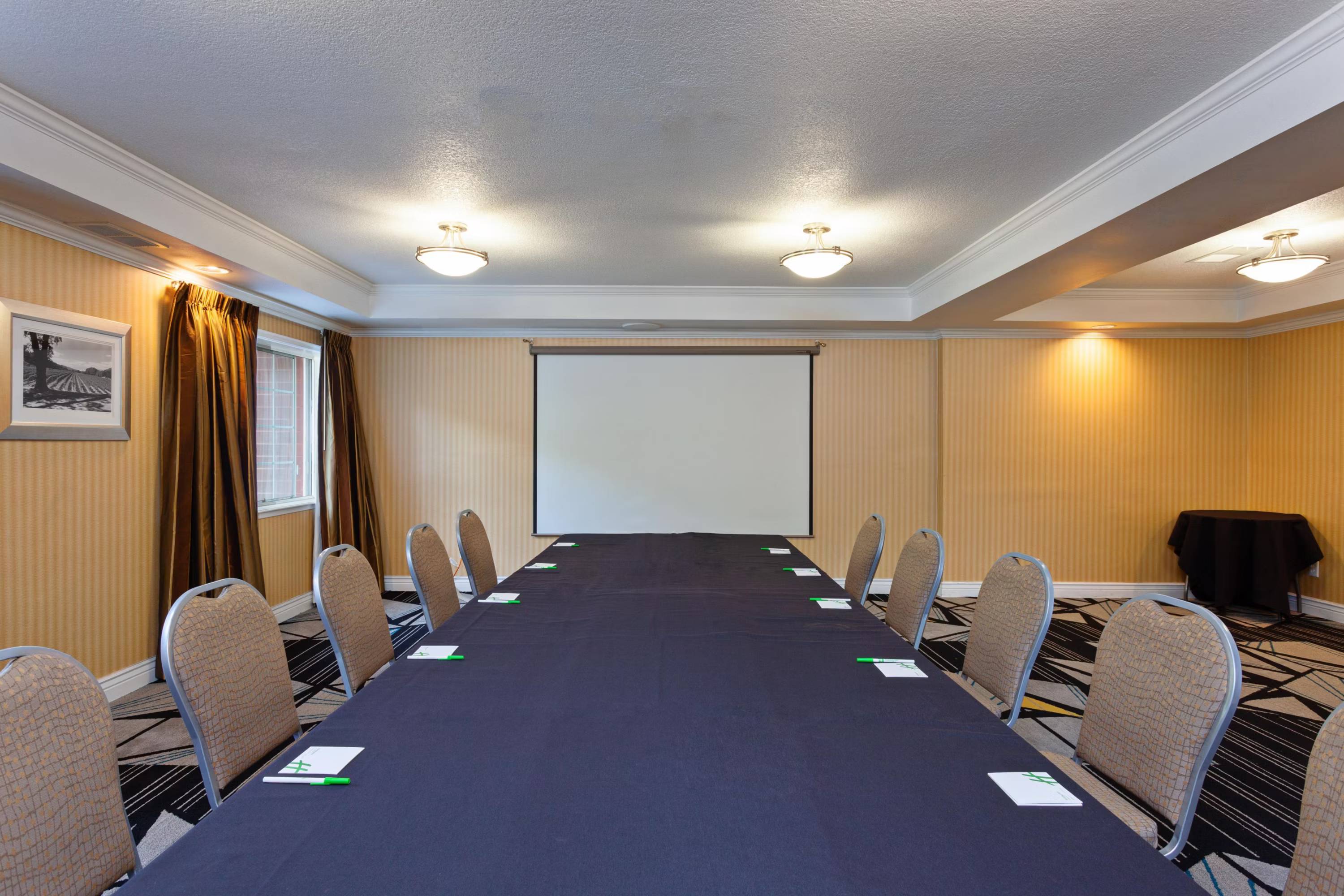 Holiday Inn & Suites San Mateo-San Francisco