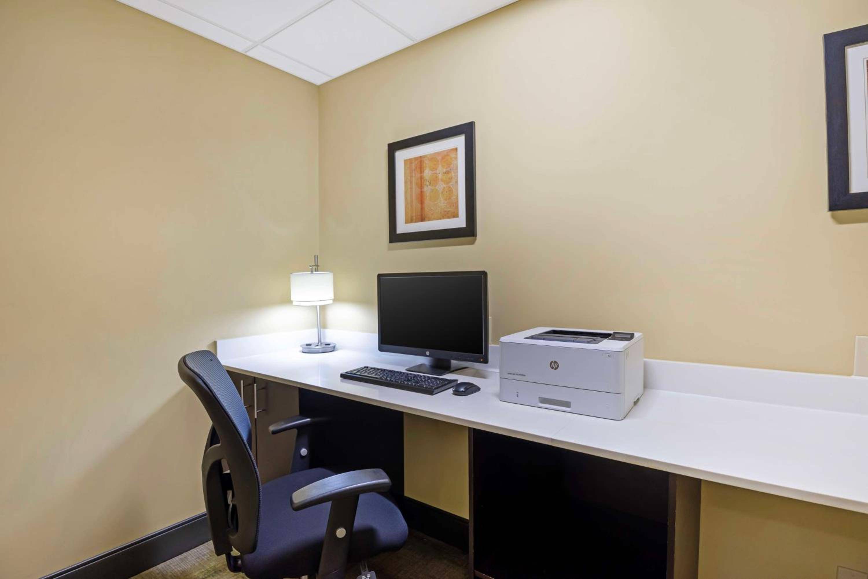 Best Western Plus Thornburg Inn & Suites