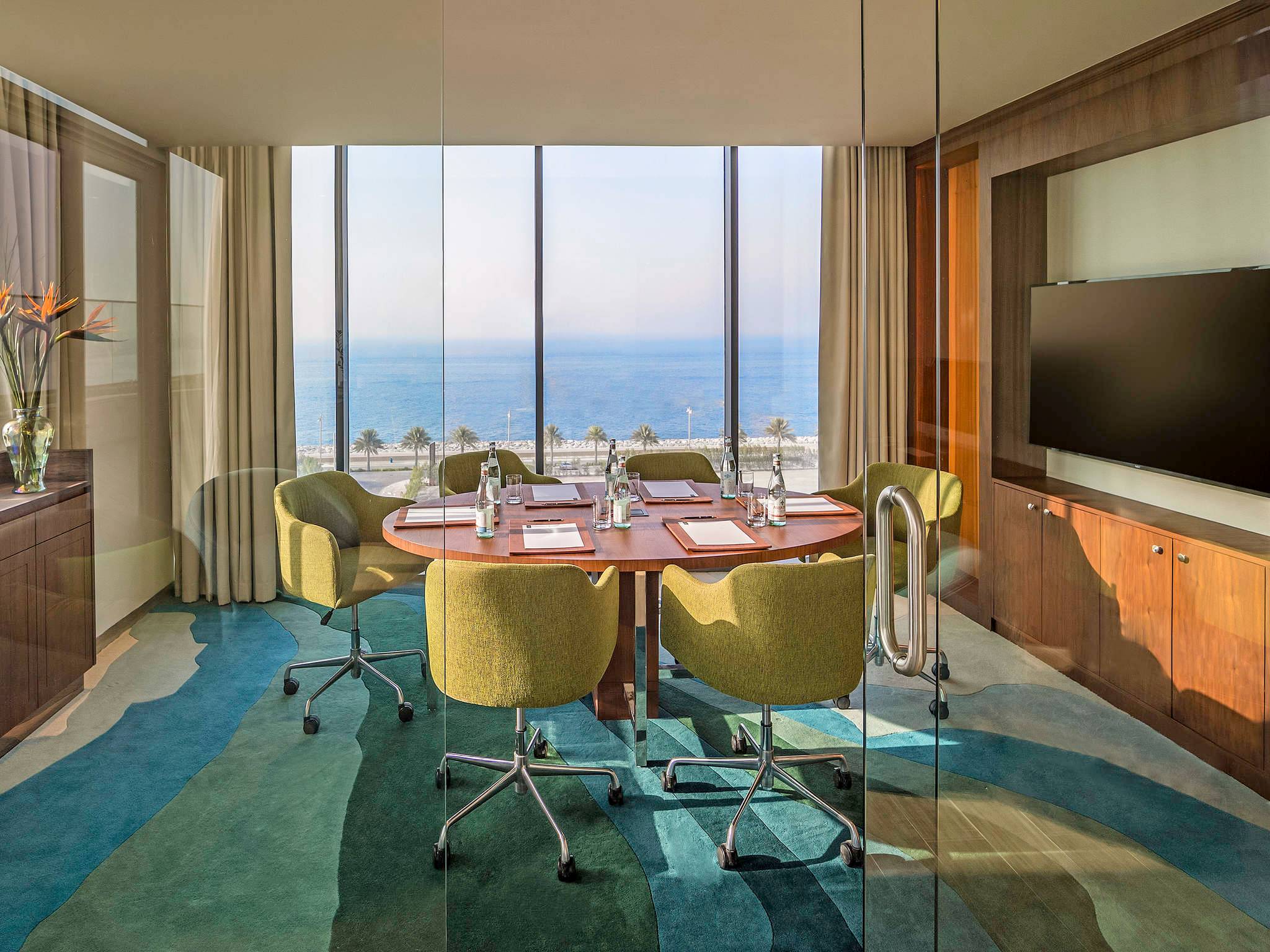 The Retreat Palm Dubai MGallery by Sofitel