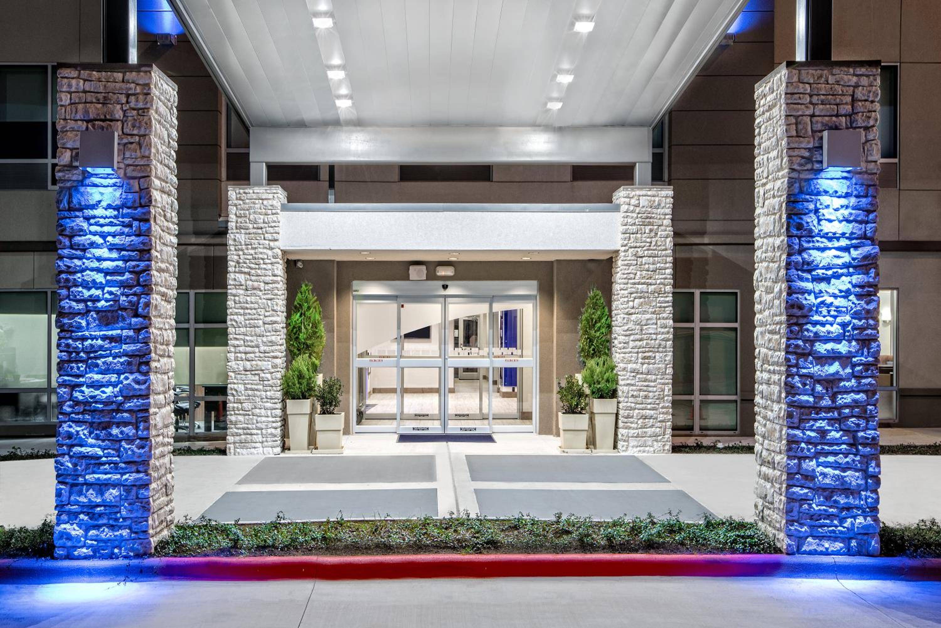 Holiday Inn Express & Suites - Austin - Round Rock, an IHG Hotel