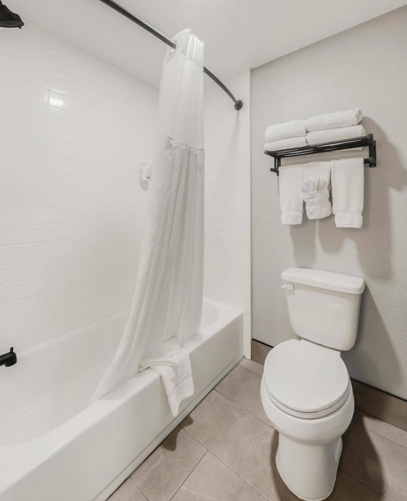 Hawthorn Extended Stay by Wyndham College Station