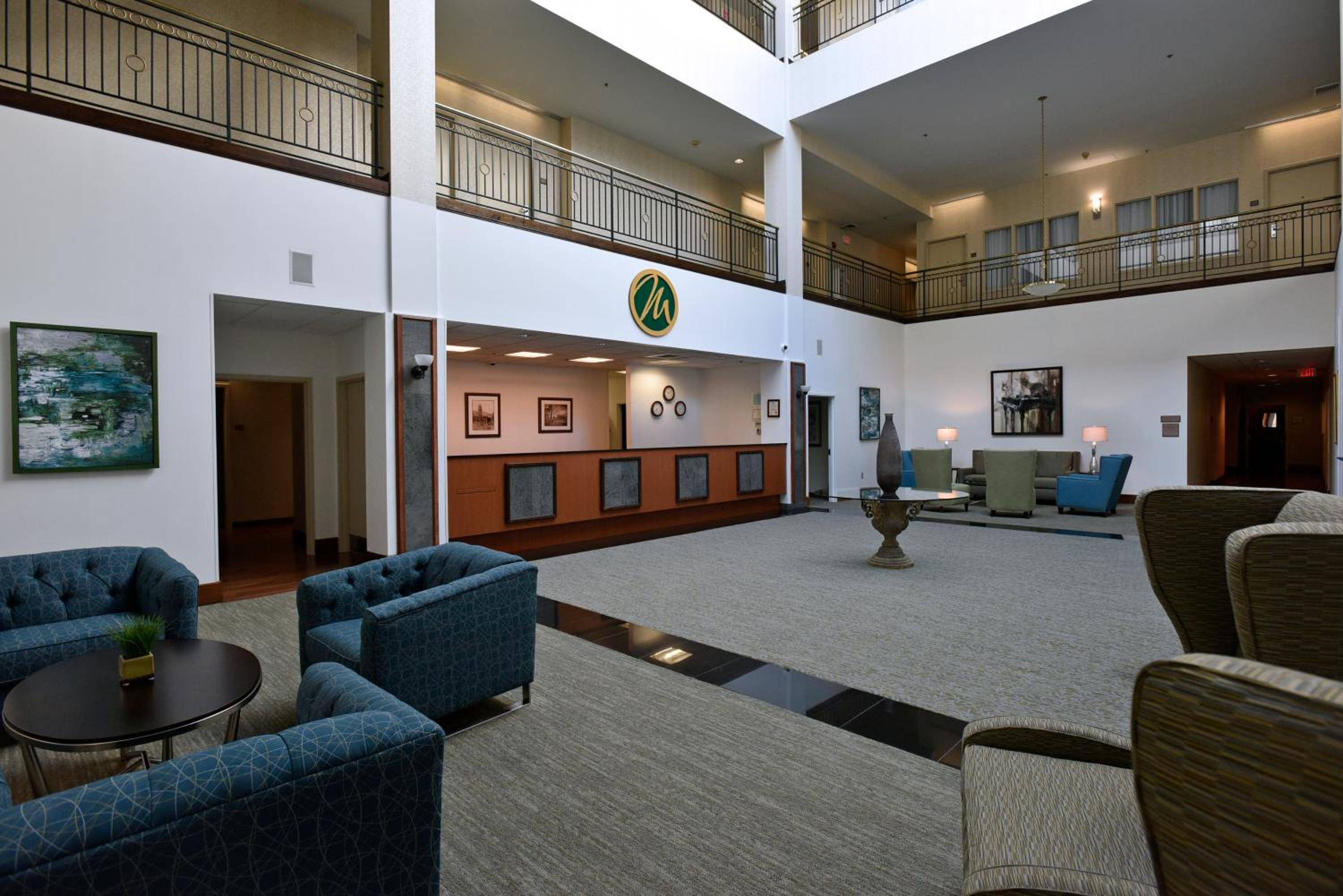 Maron Hotel and Suites