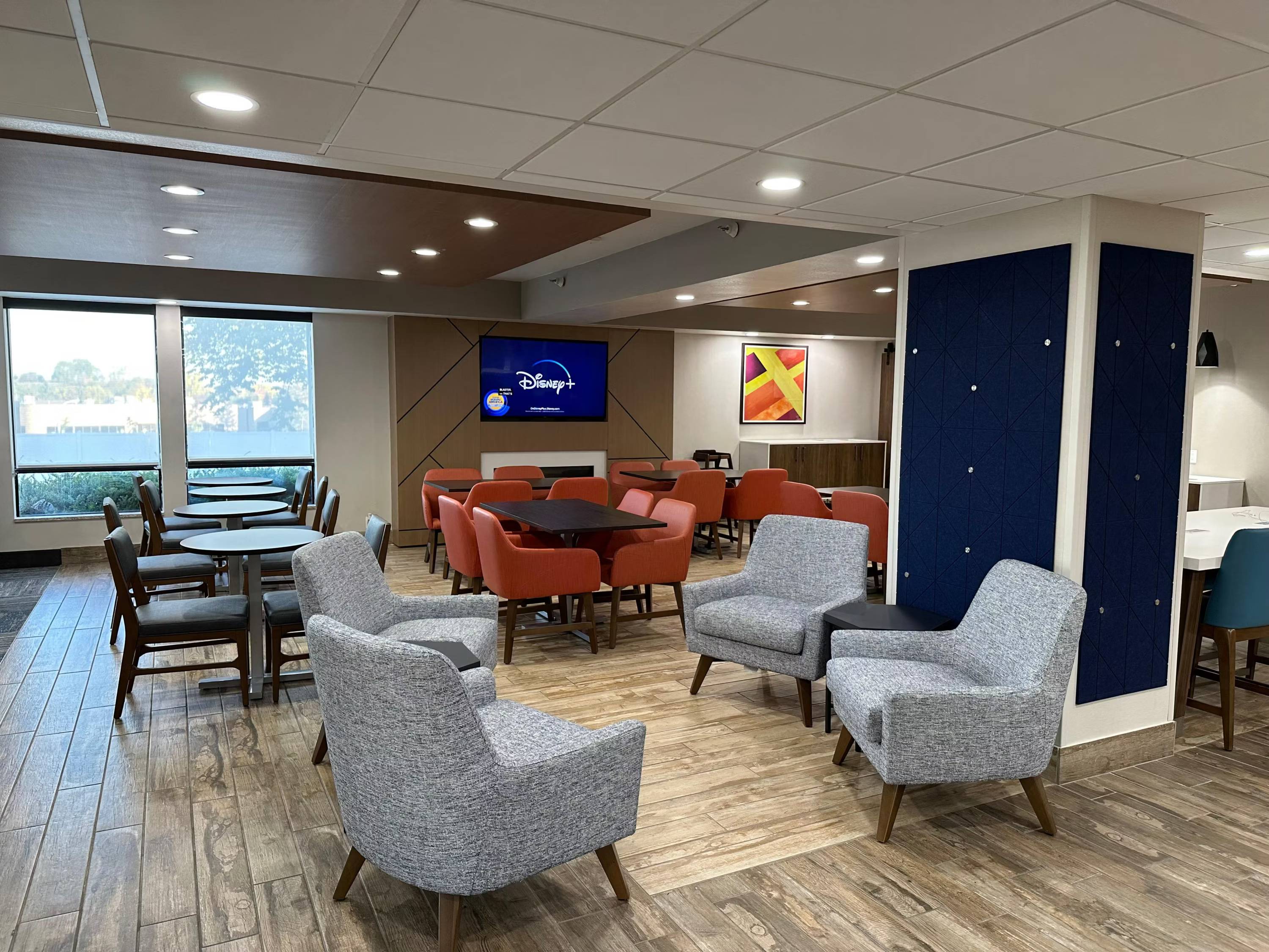 Holiday Inn Express & Suites Eden Prairie - Minneapolis, an IHG Hotel