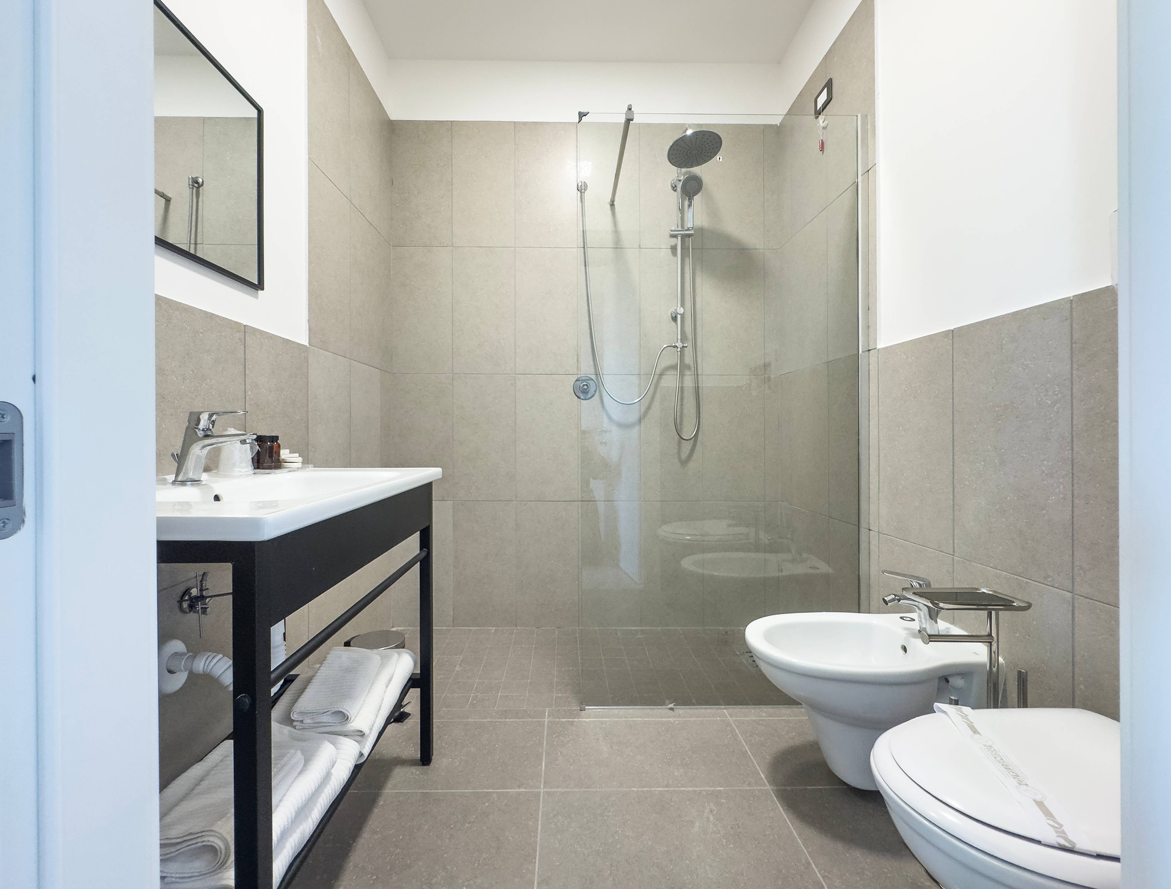 Simon Hotel Aprilia