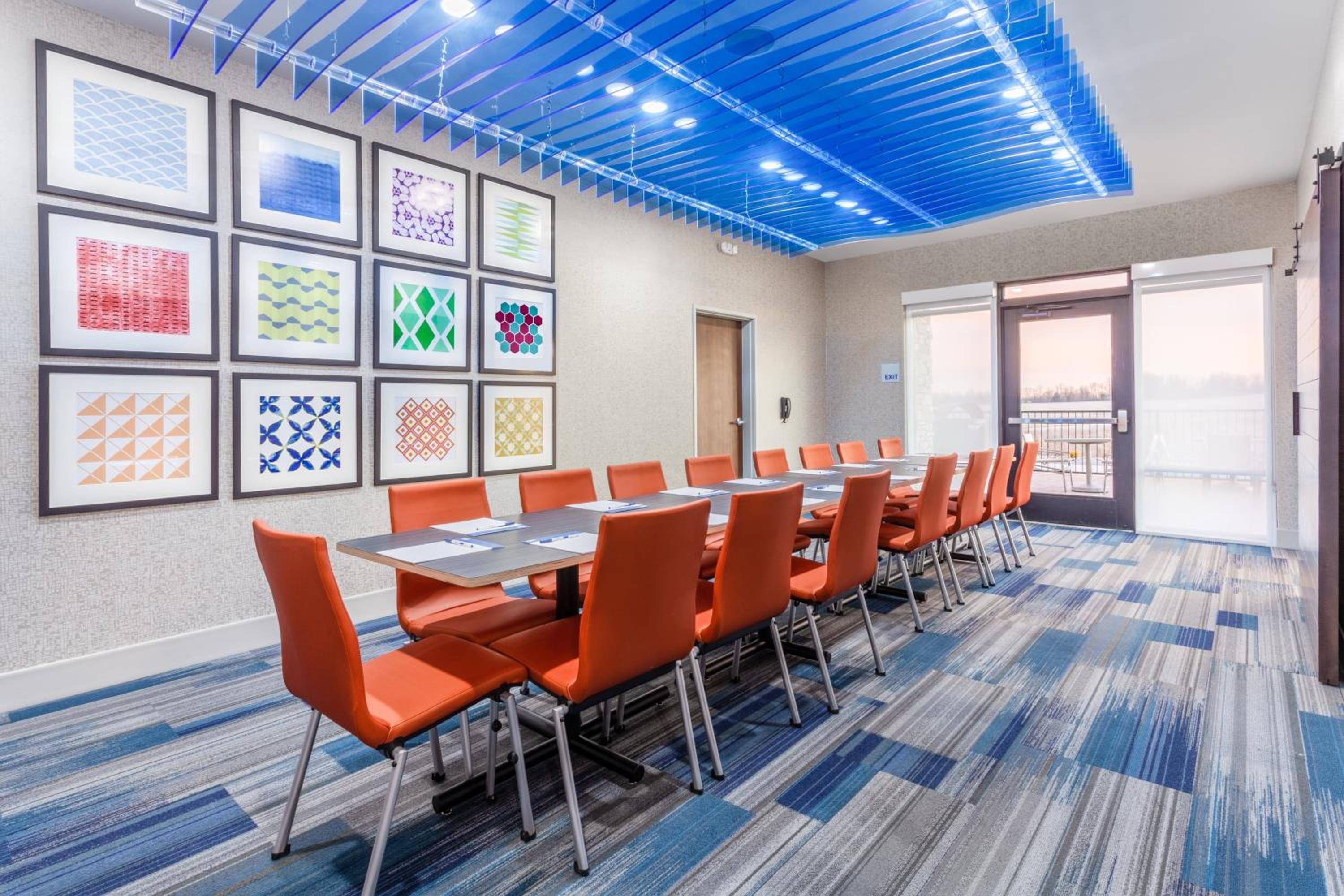 Holiday Inn Express & Suites Kearney by IHG