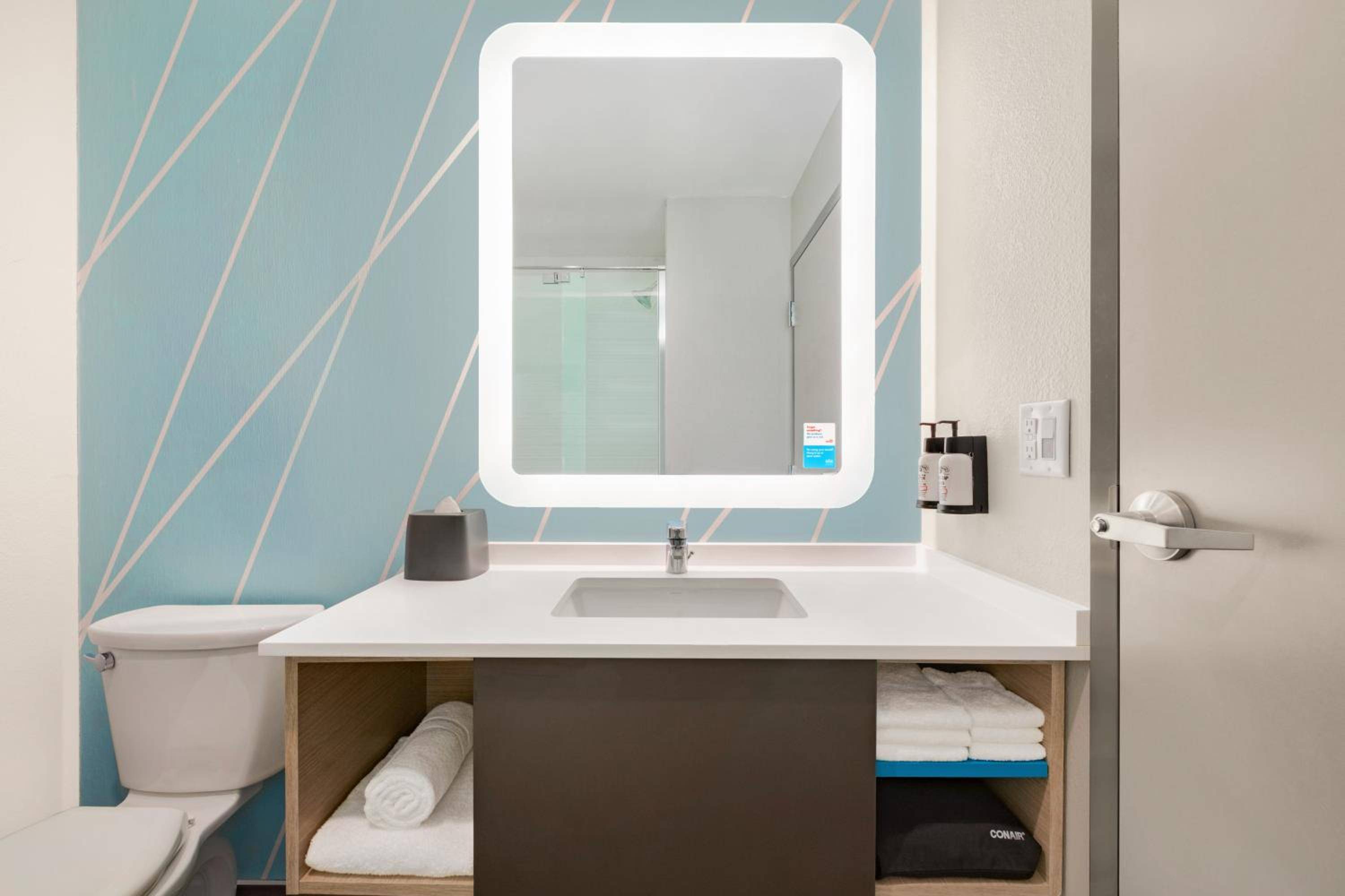 Avid Hotel Cedar Rapids South - Arpt Area by IHG