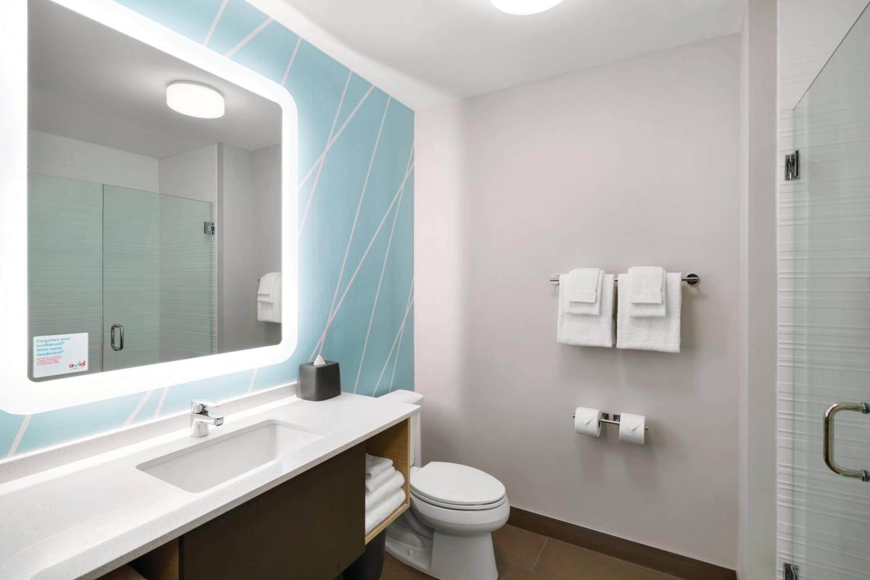 Avid Hotel Cedar Rapids South - Arpt Area by IHG