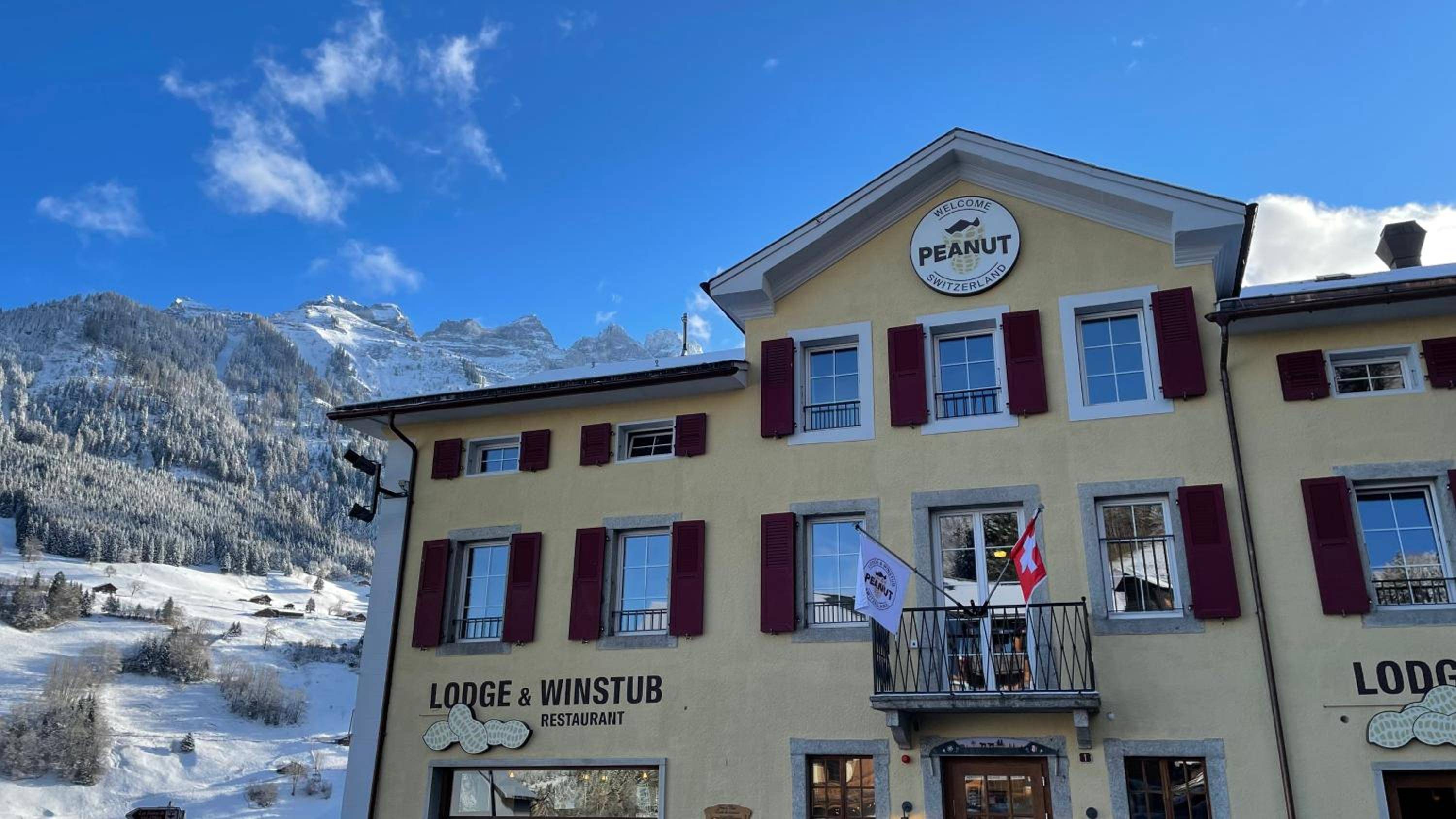 Peanut Mountain Lodge & Le Communal