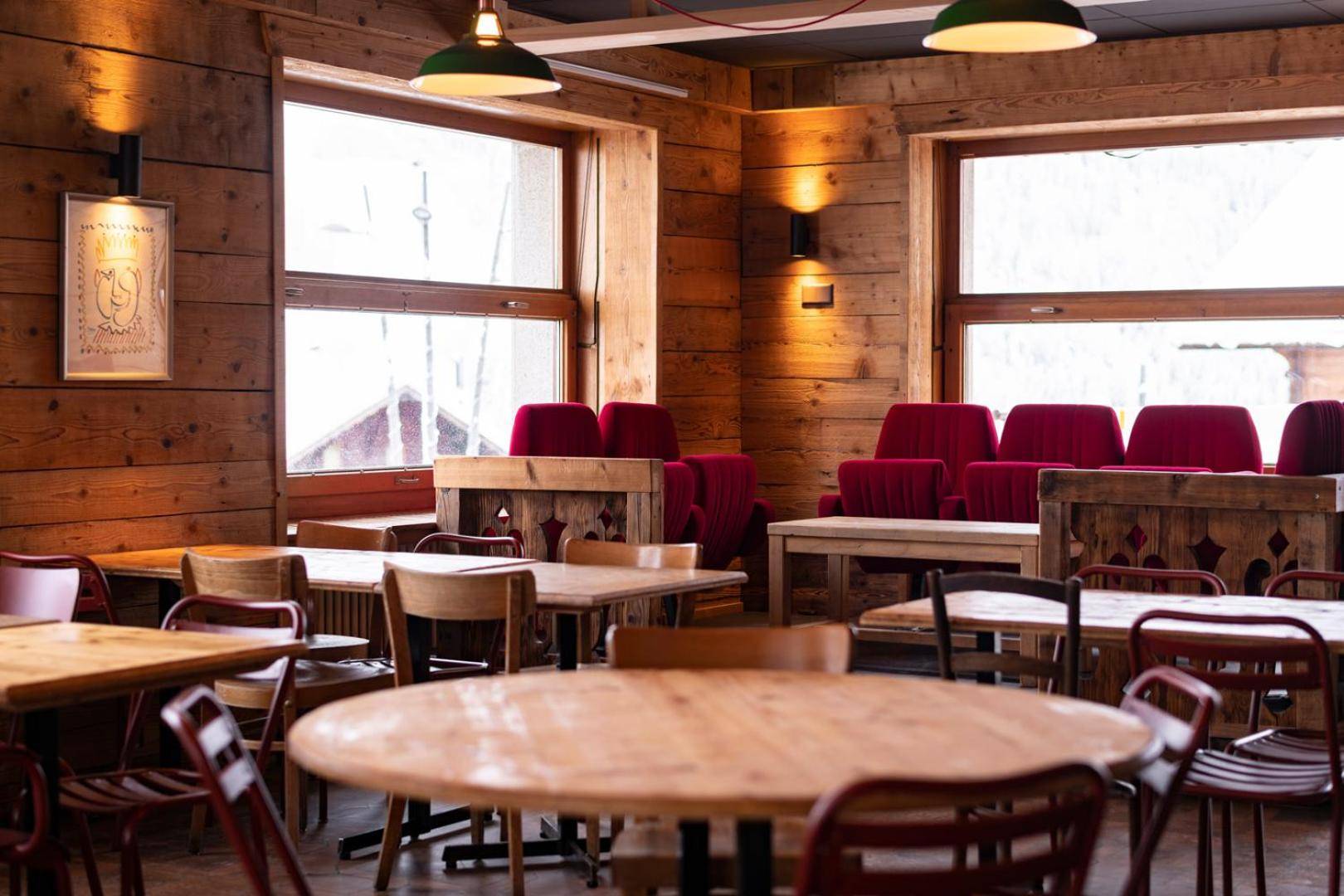 Peanut Mountain Lodge & Le Communal