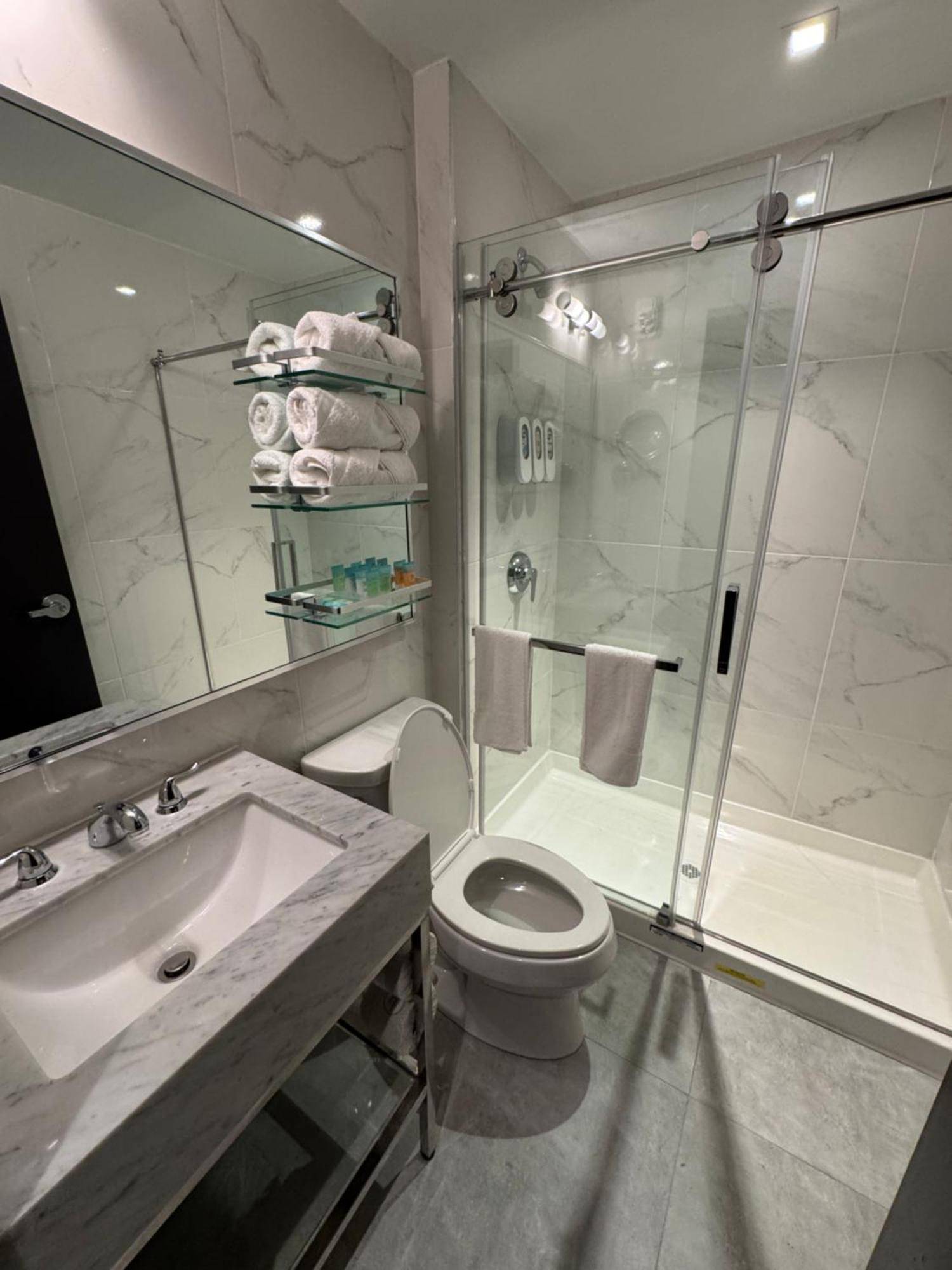Hotel Mirage Brooklyn