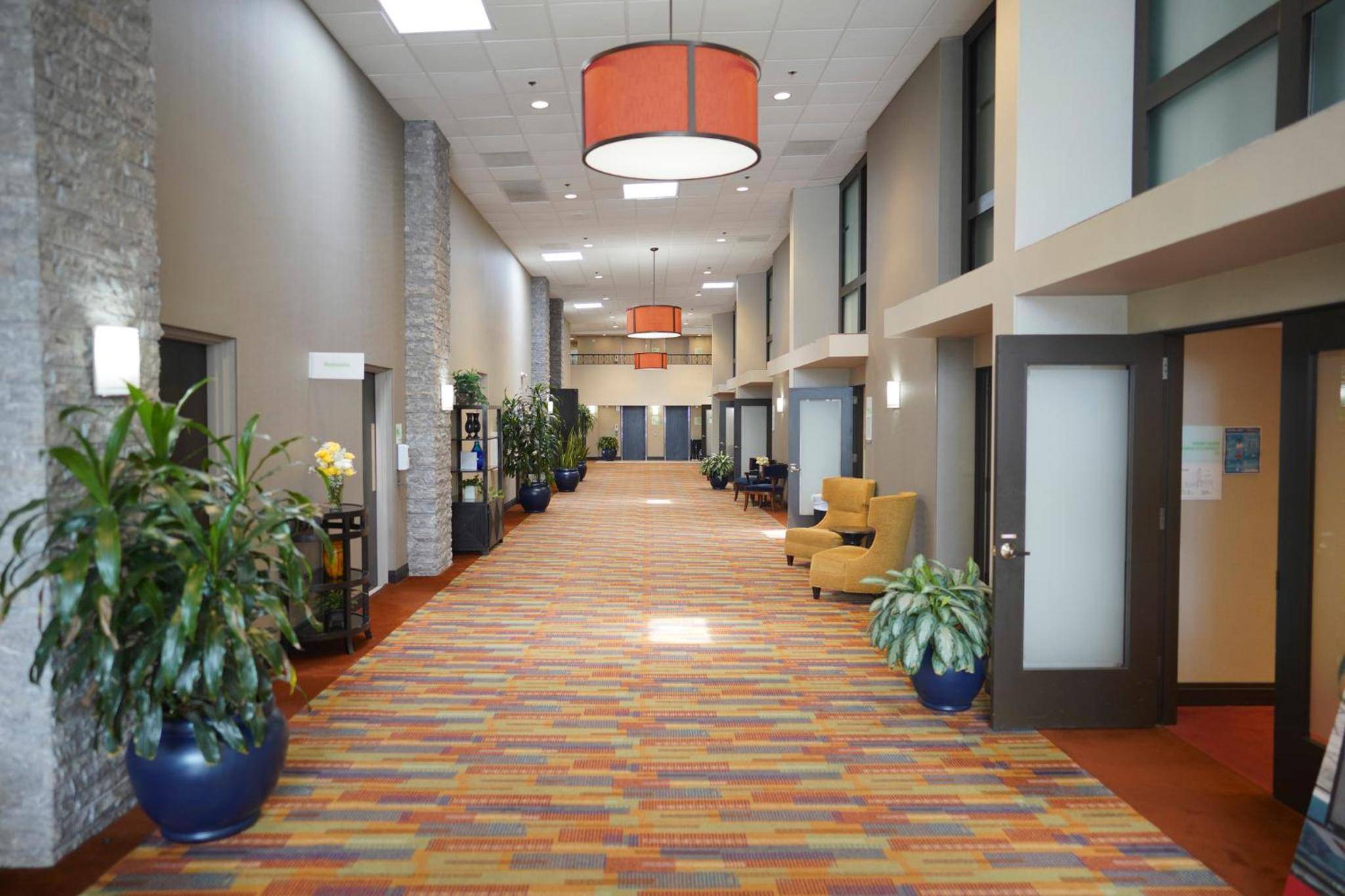 Holiday Inn & Suites Chicago-Carol Stream Wheaton, an IHG Hotel