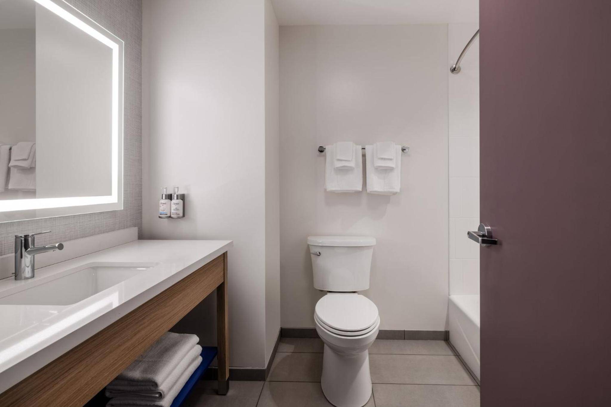 Garner Hotel Phoenix - Surprise by IHG