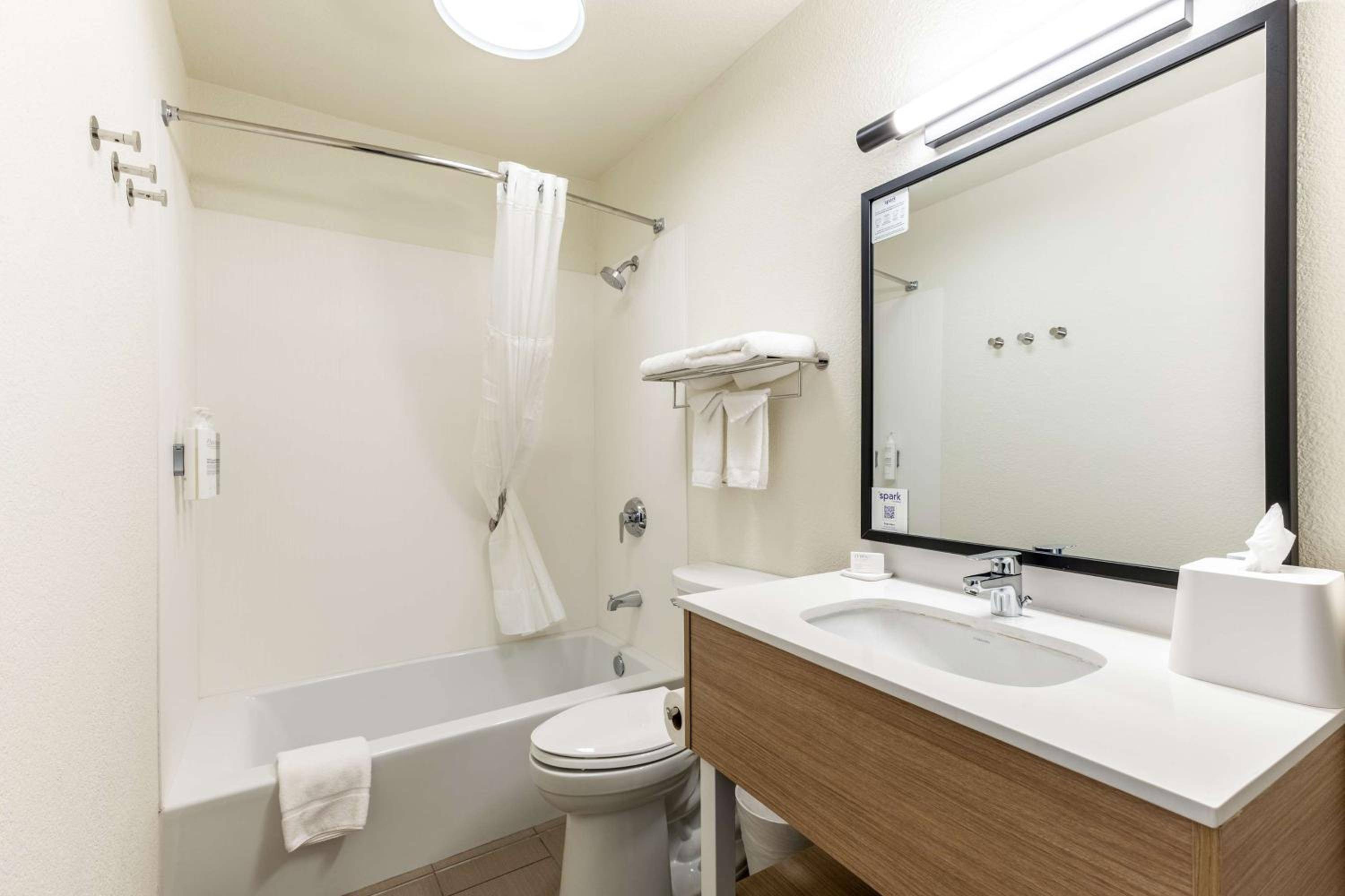 Spark by Hilton Glendale Peoria Phoenix North