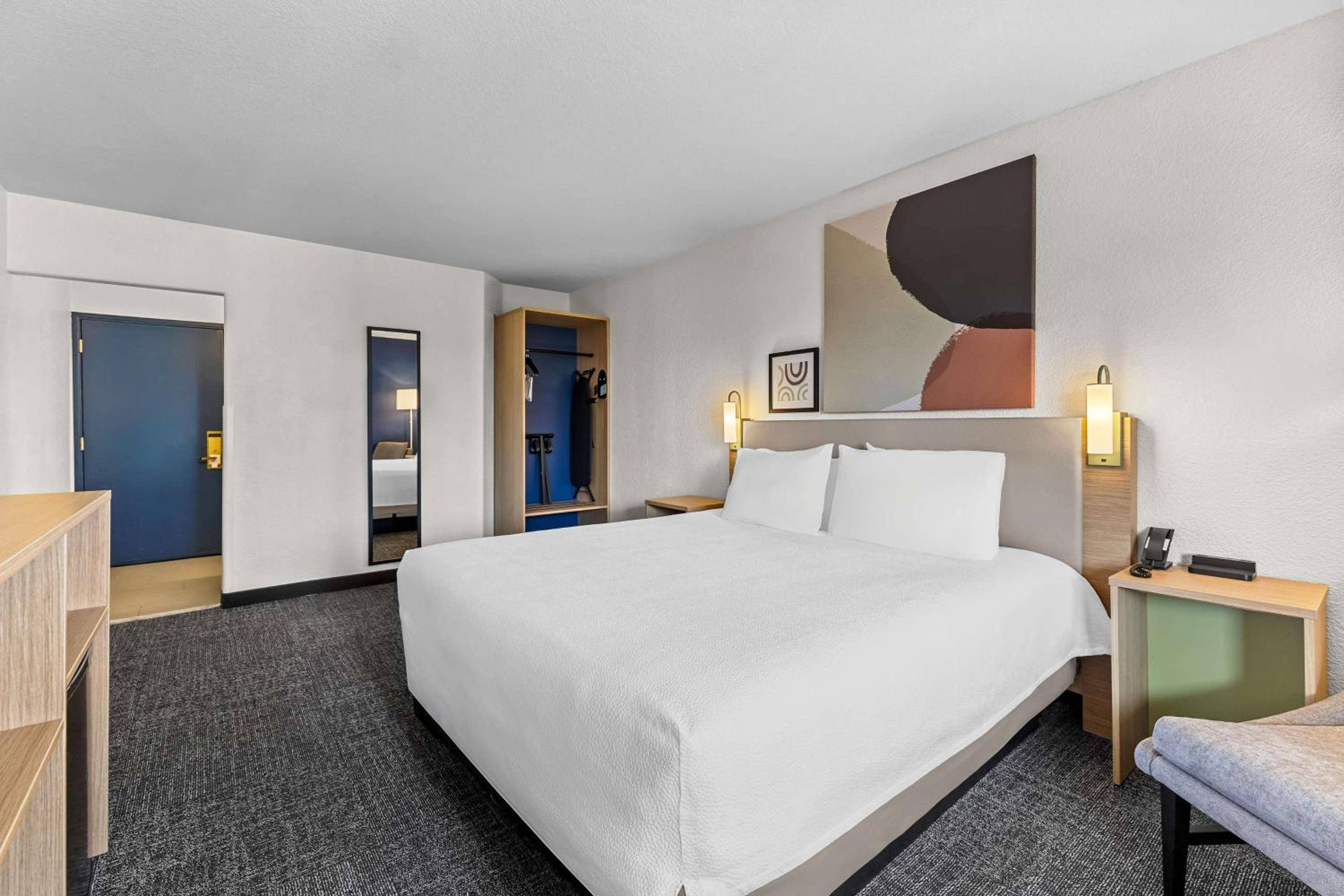 Spark by Hilton Glendale Peoria Phoenix North
