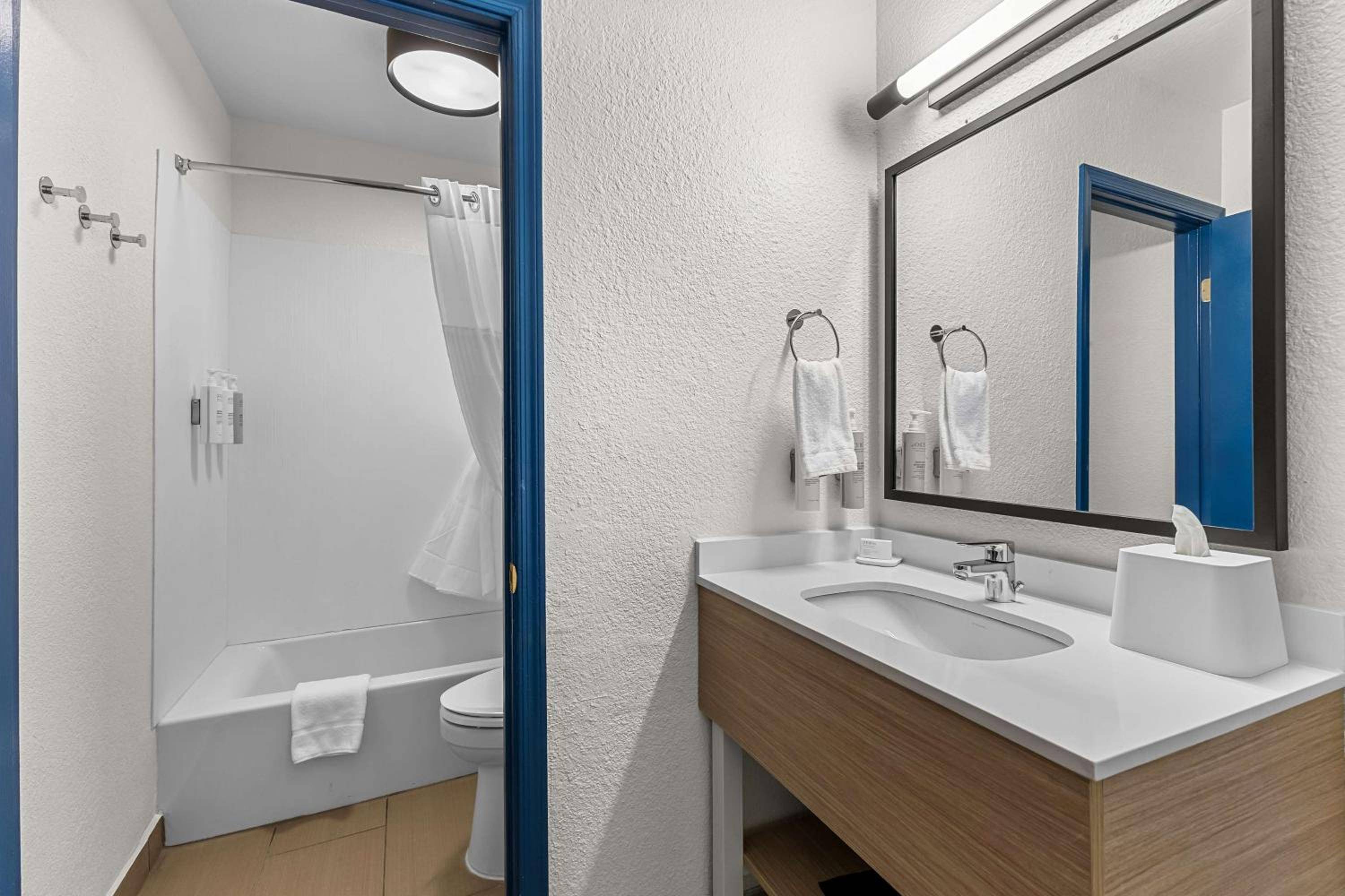 Spark by Hilton Glendale Peoria Phoenix North