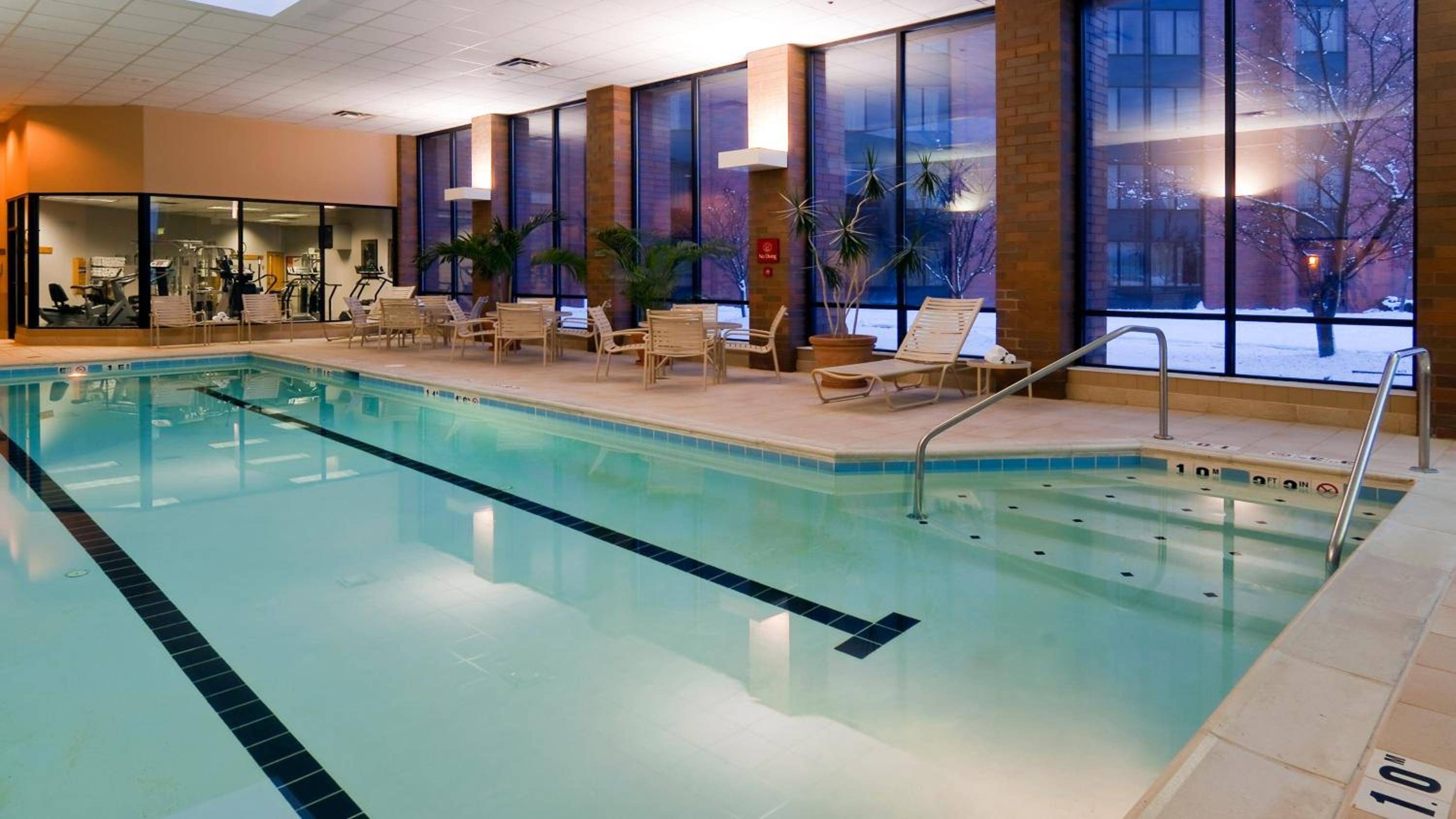 Holiday Inn Cincinnati Airport by IHG