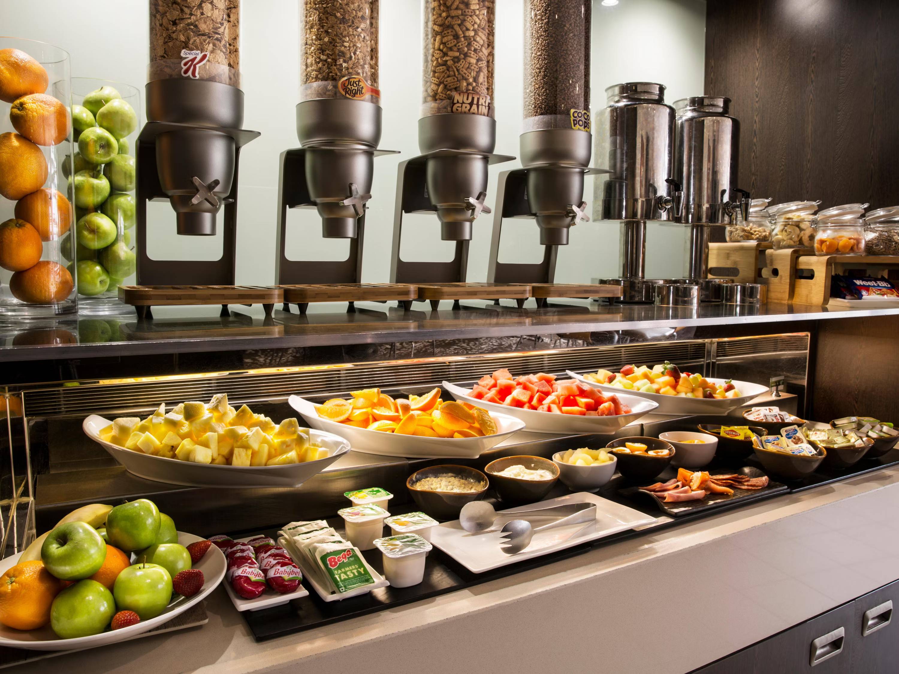 Holiday Inn Melbourne Airport by IHG