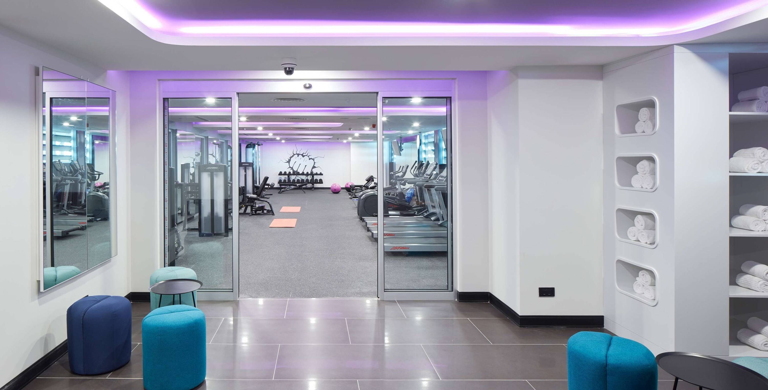 YOTELAIR Istanbul Airport, Duty free - International Transit area