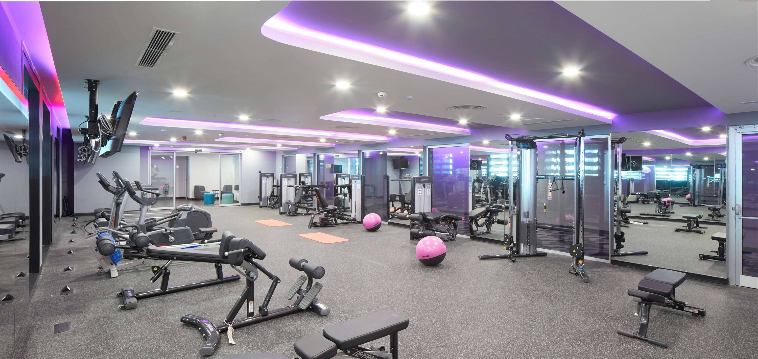 YOTELAIR Istanbul Airport, Duty free - International Transit area
