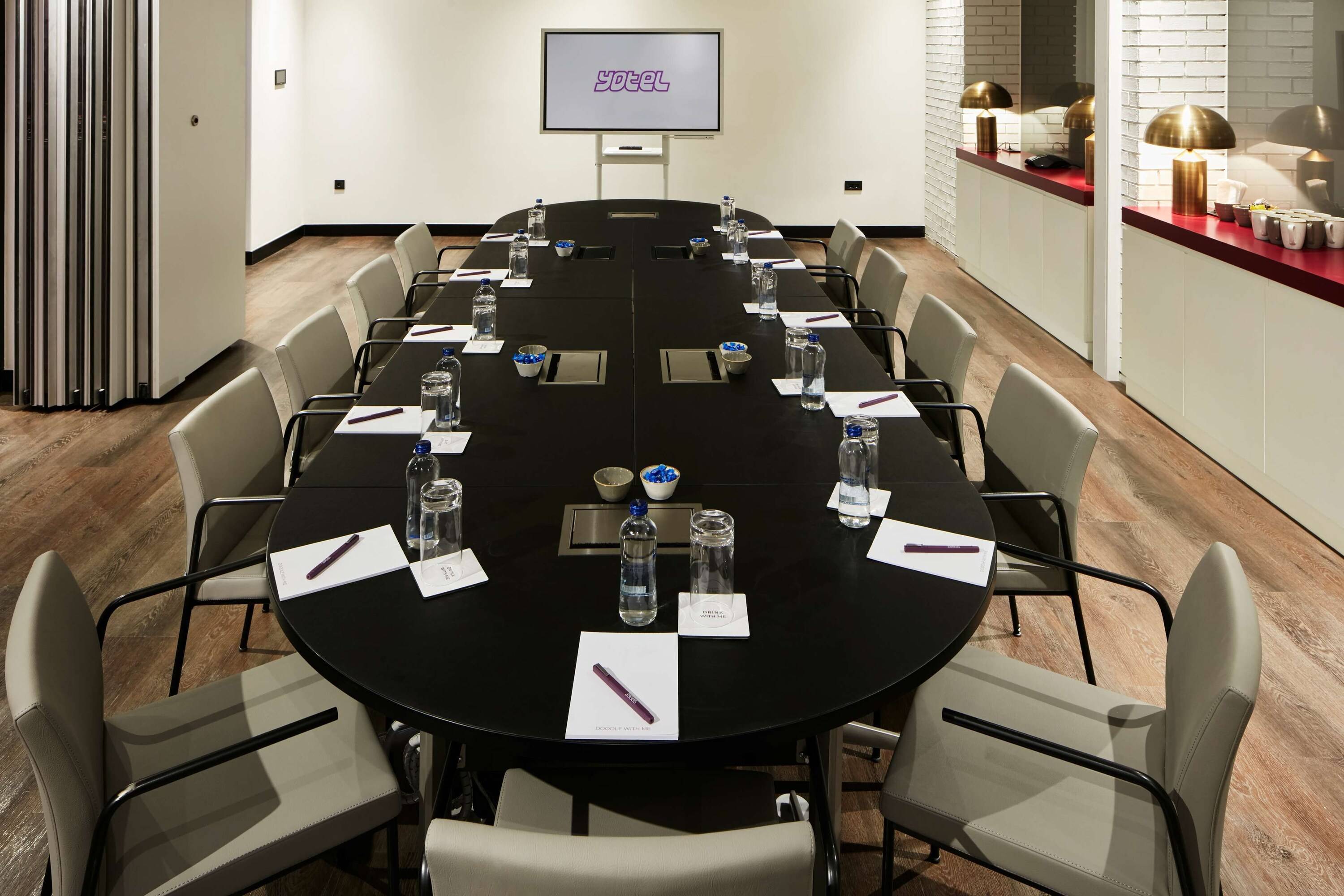 YOTELAIR Istanbul Airport, Duty free - International Transit area