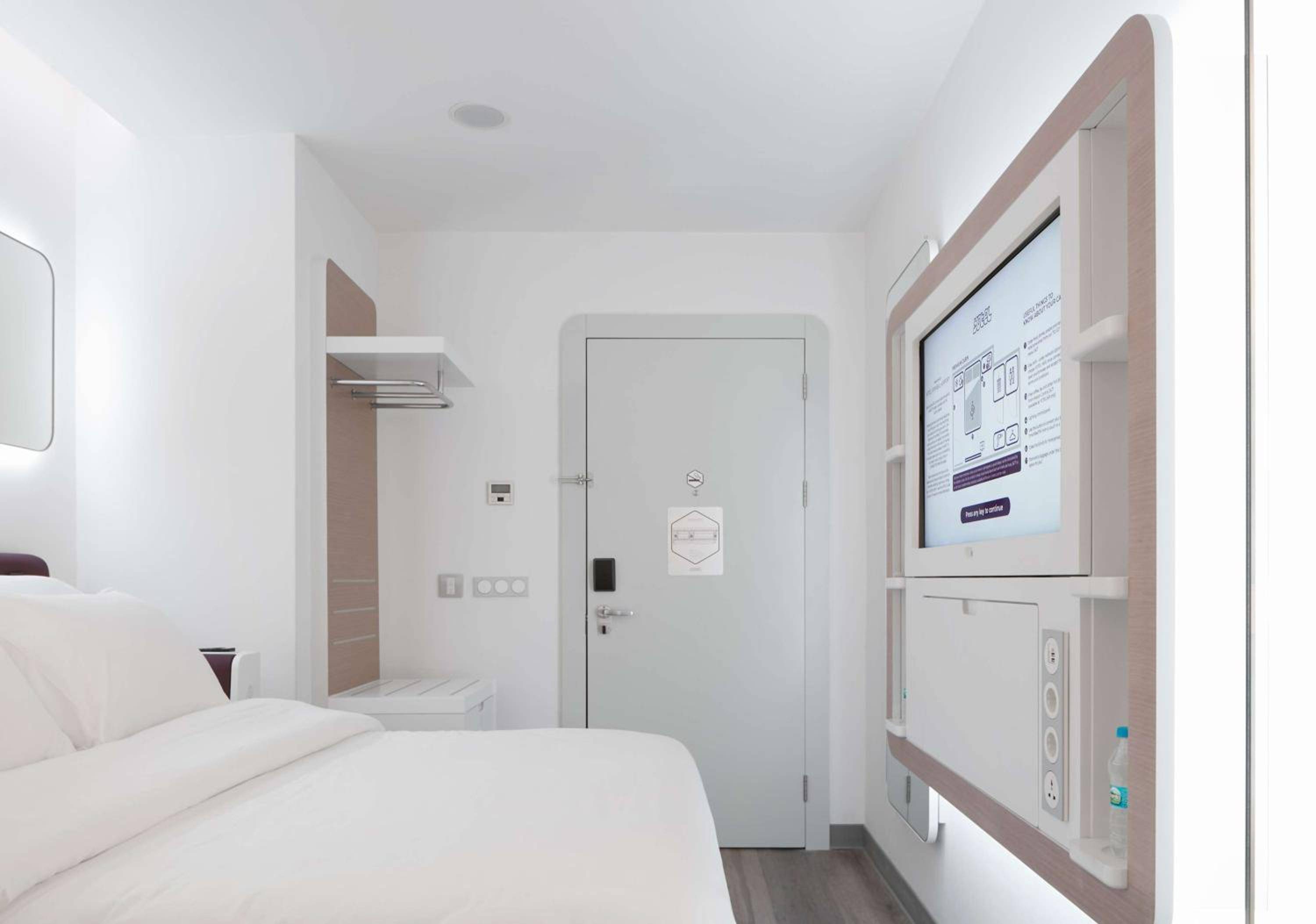 YOTELAIR Istanbul Airport, Duty free - International Transit area