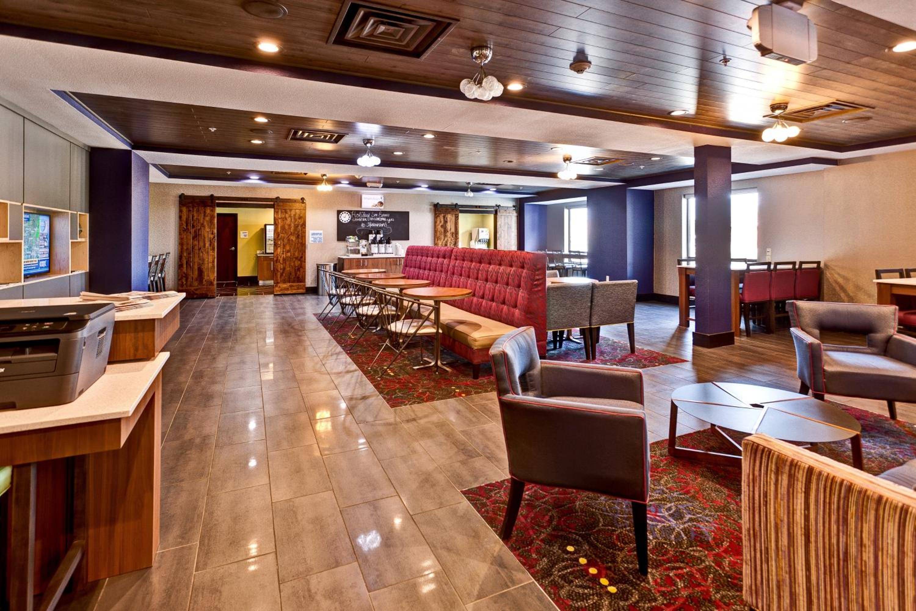 Holiday Inn Express Hutchinson