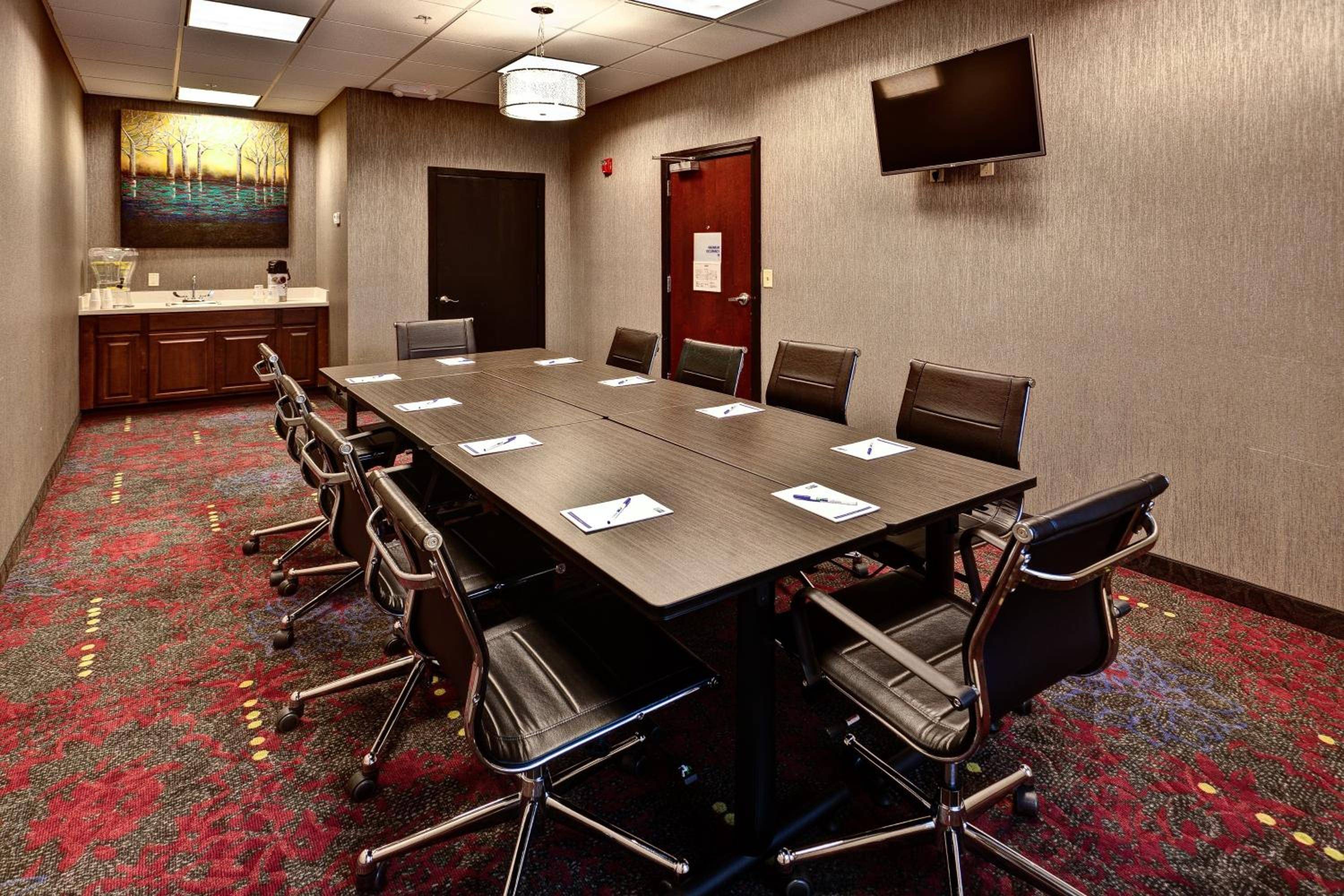 Holiday Inn Express Hutchinson