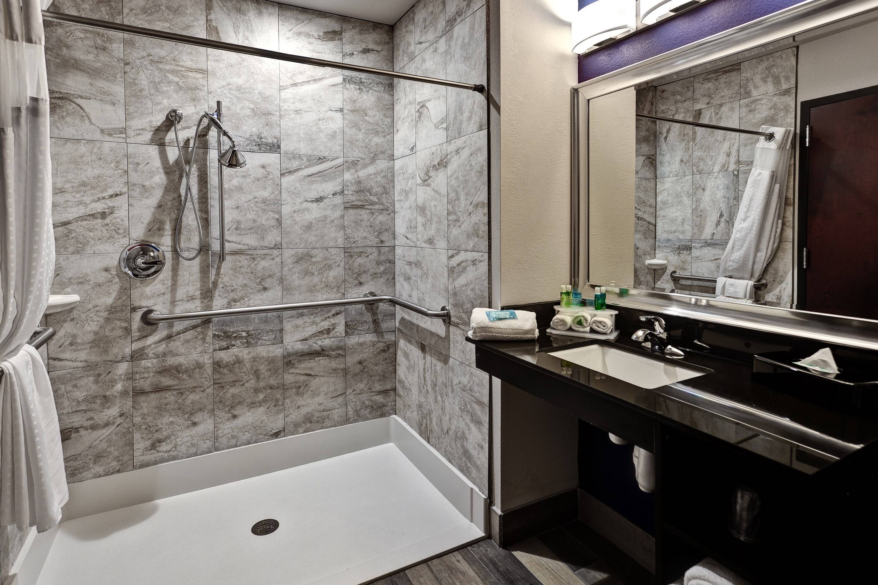 Holiday Inn Express Hutchinson